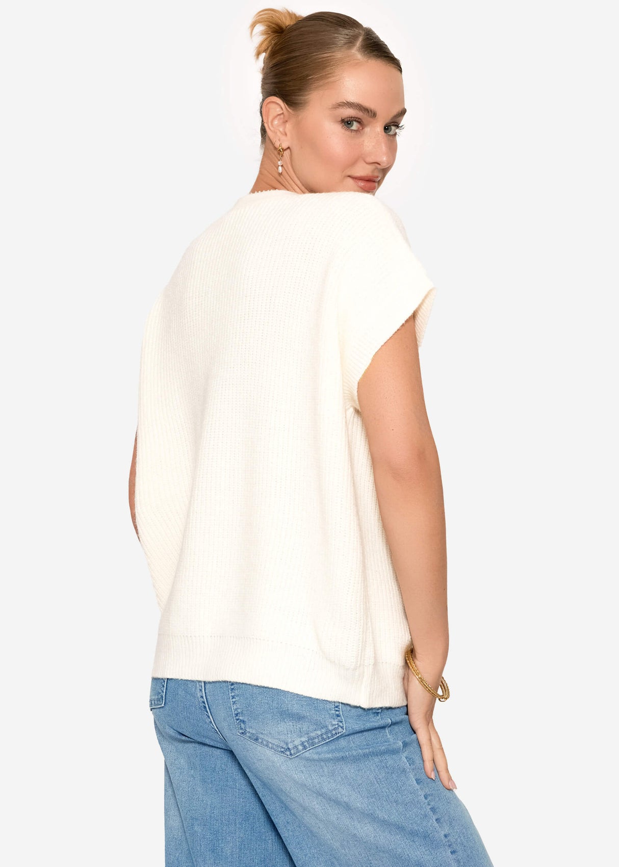 Strickweste mit Herzknöpfen - offwhite