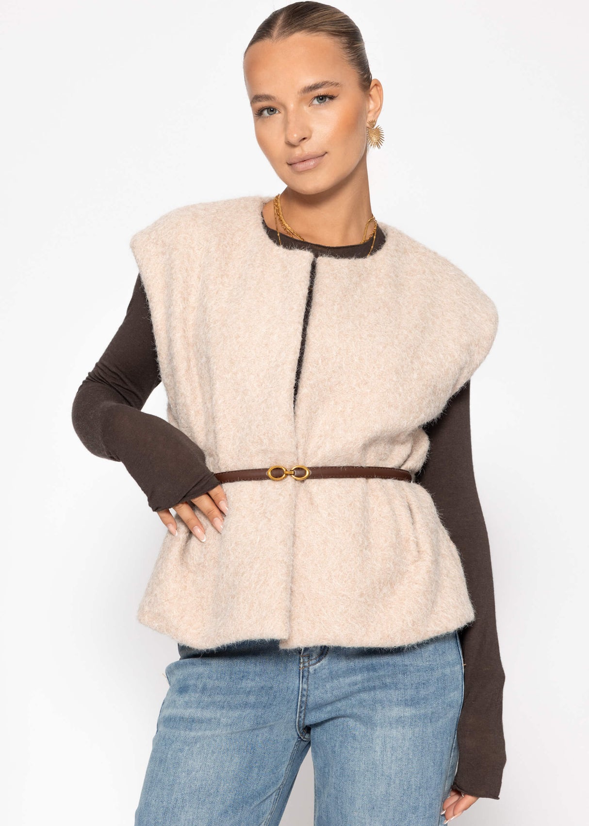 Small vest with wool structure - beige