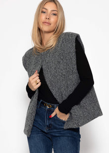 Small vest with wool structure - gray