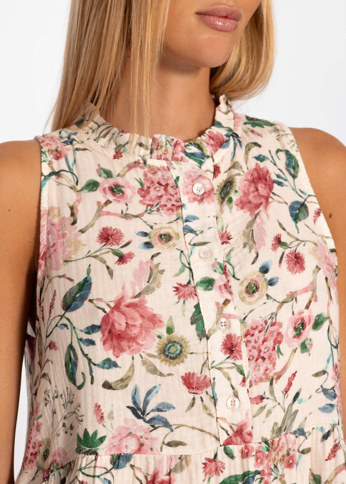 Smart dress with ruffles and floral print - beige