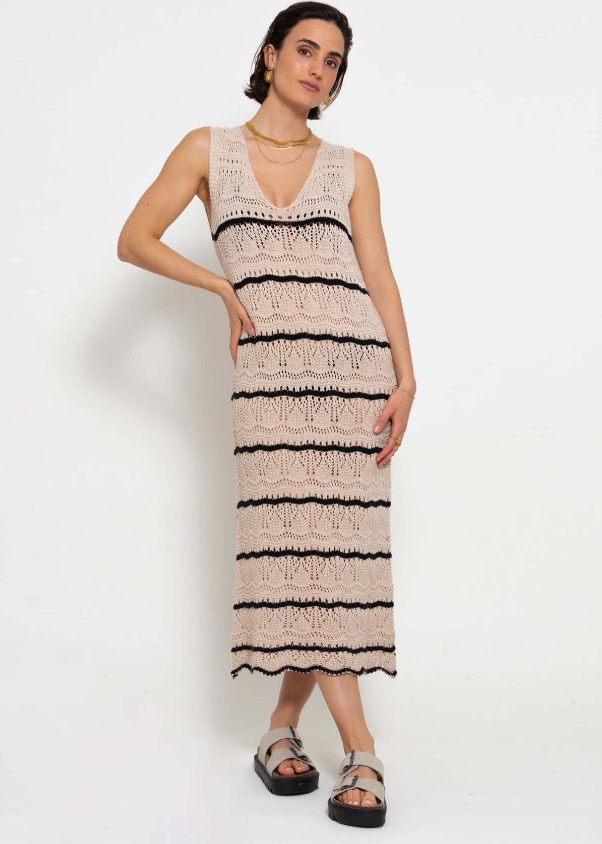 Ärmelloses Strickkleid mit Strukturmuster - beige-schwarz
