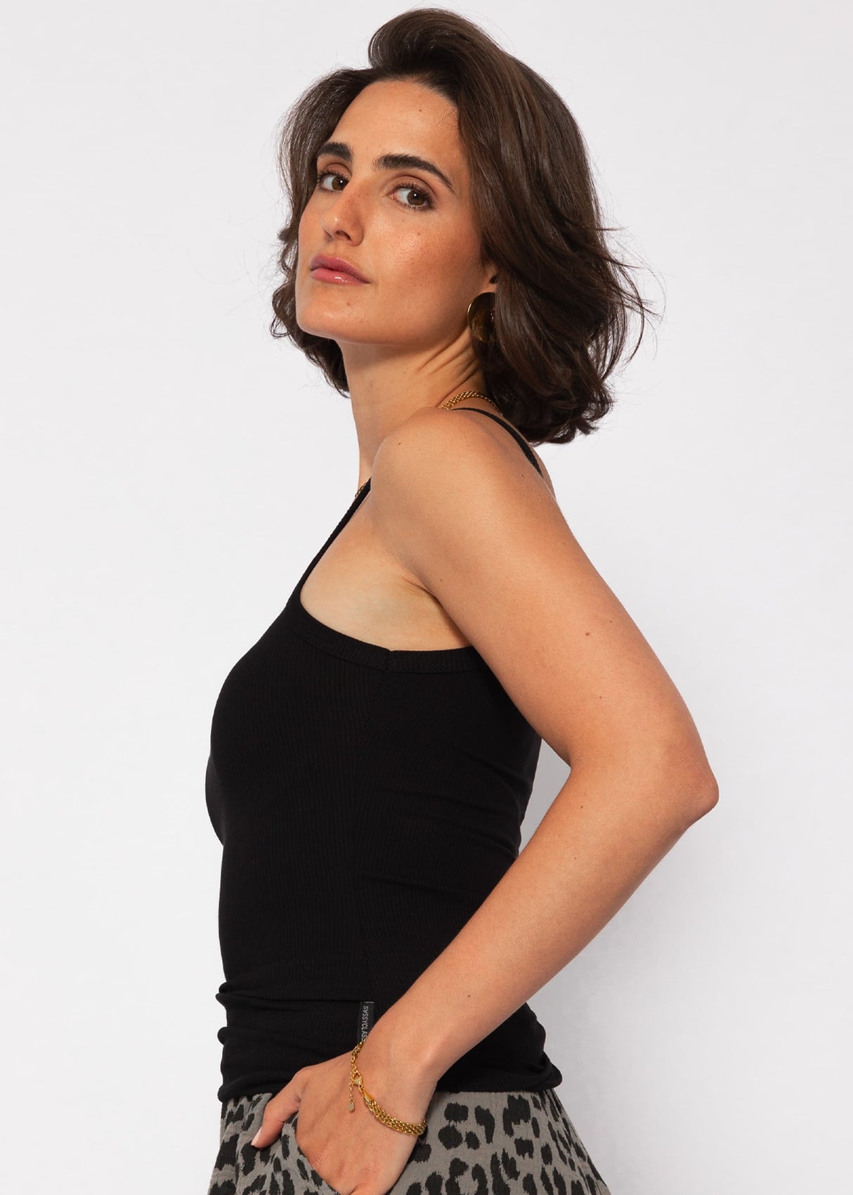 Asymmetric tank top - black