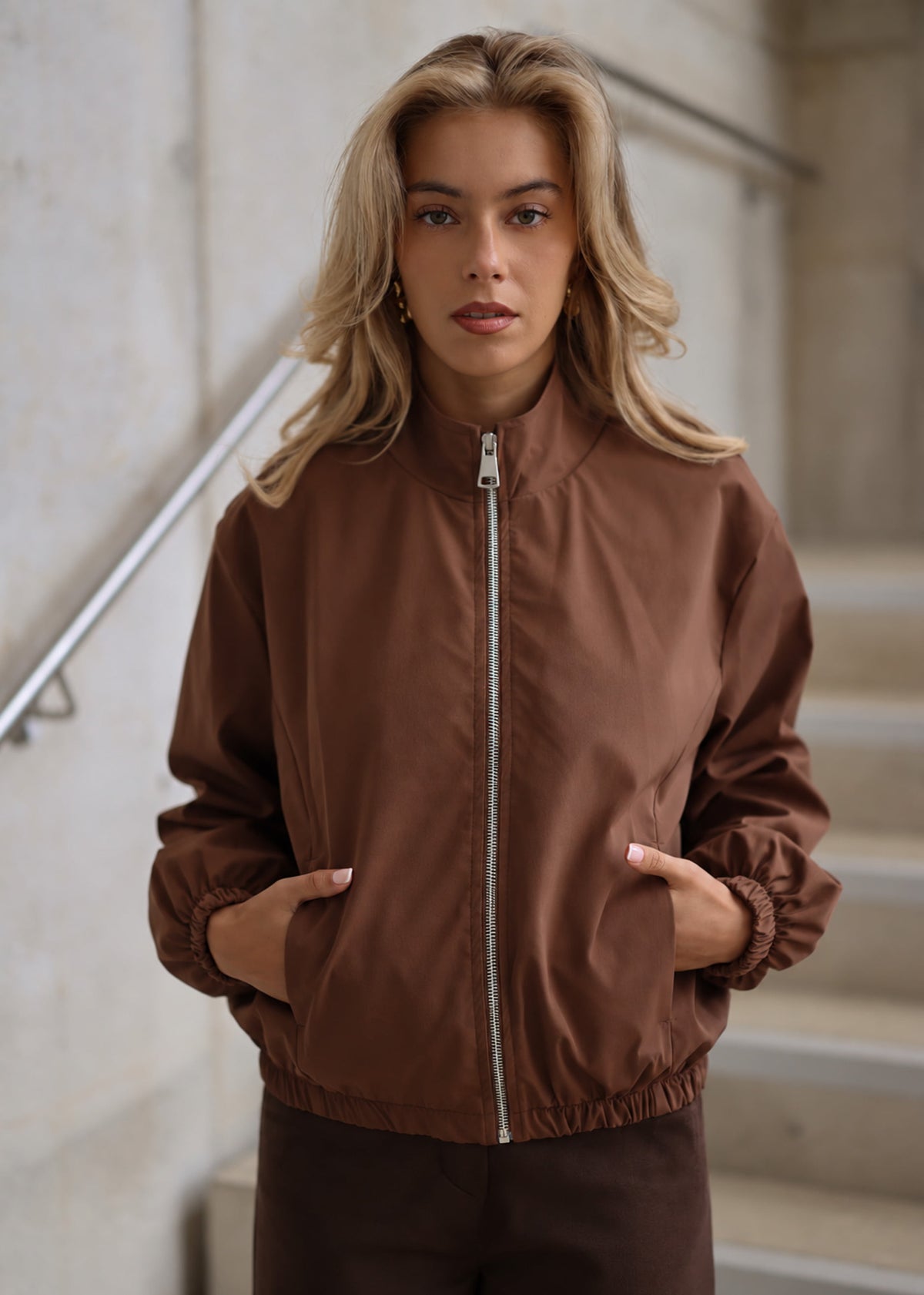 Blousonjacke mit elastischem Bund - braun