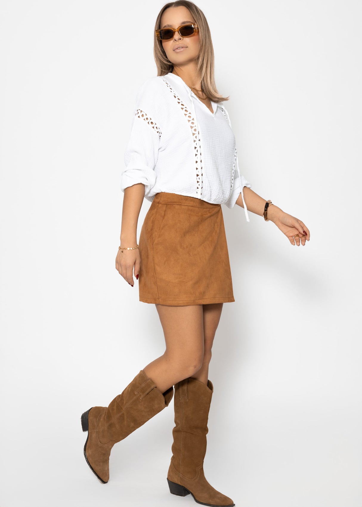 Bluse aus Musselin mit Spitzeneinsatz - weiß