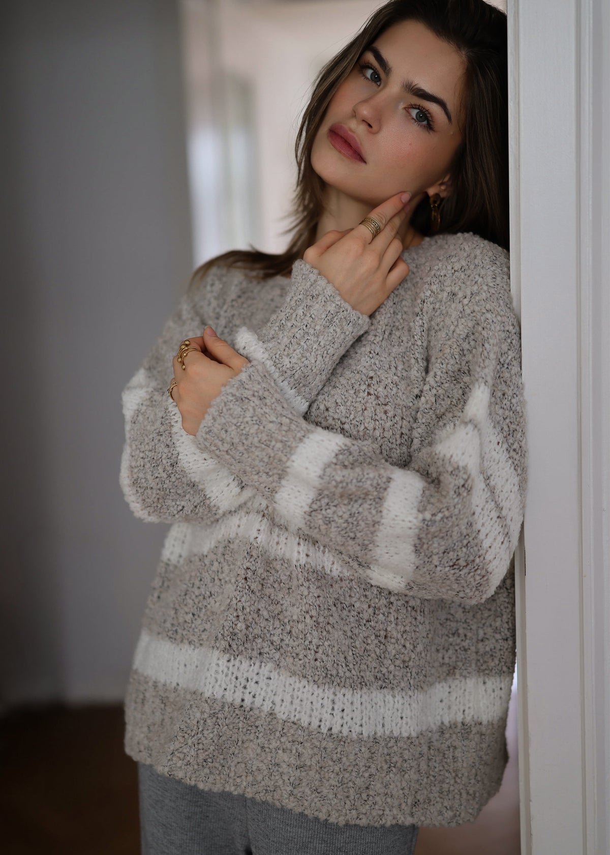 Bouclé Pullover mit Streifenmuster - greige
