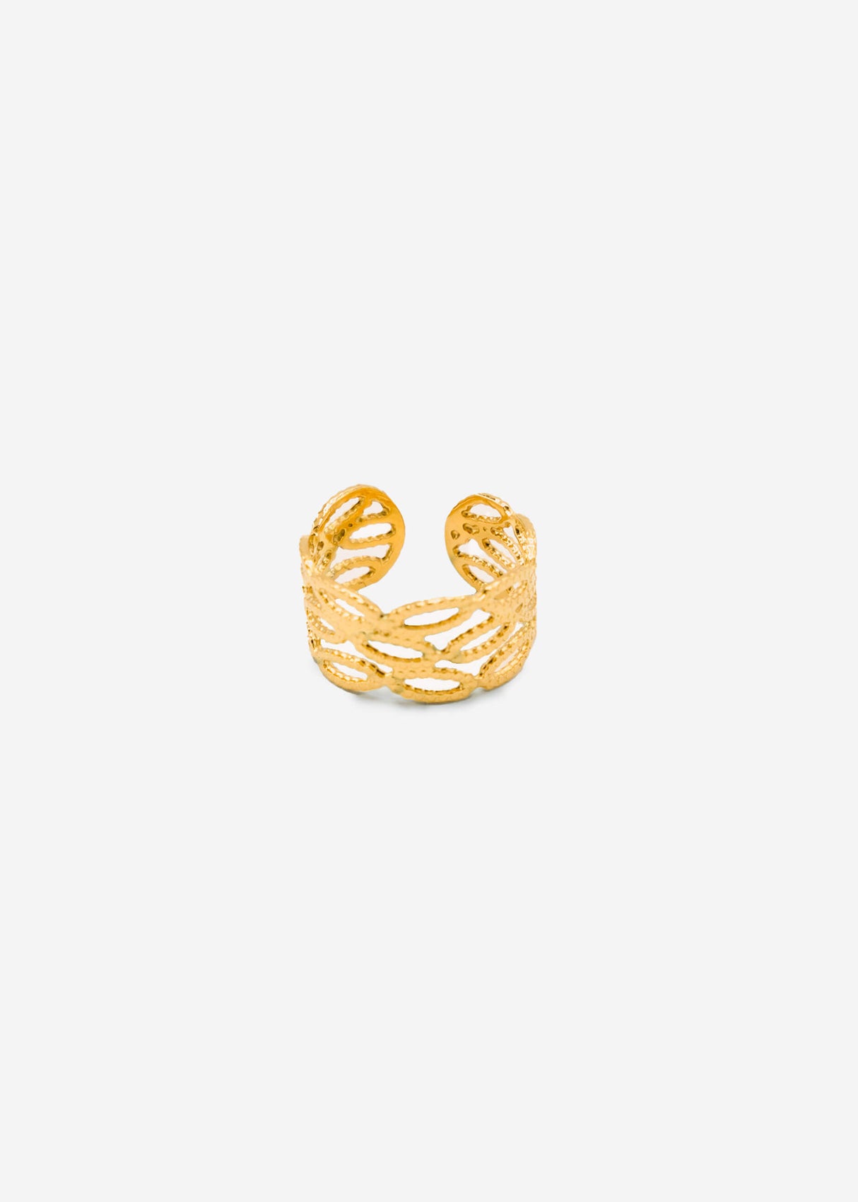 Wide ring with looped pattern - gold