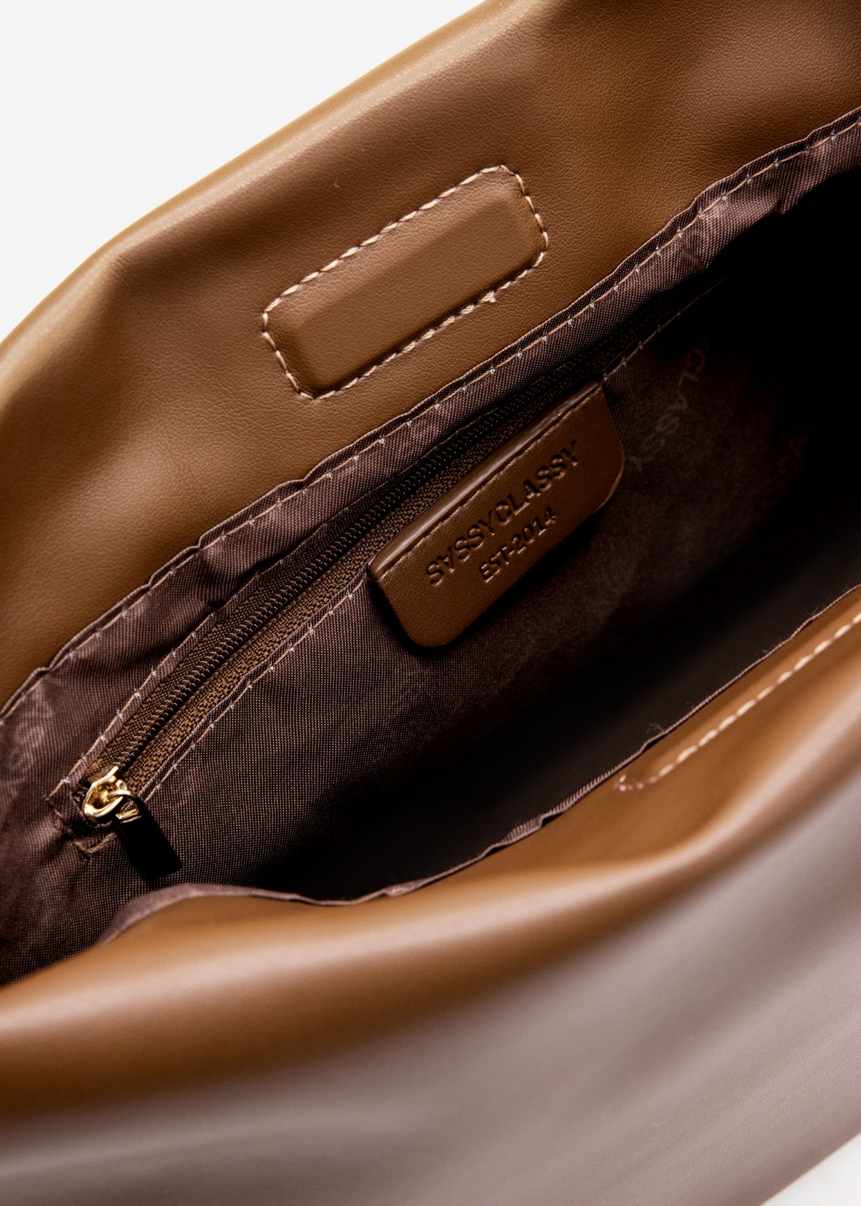 Bucket bag made of synthetic leather - brown