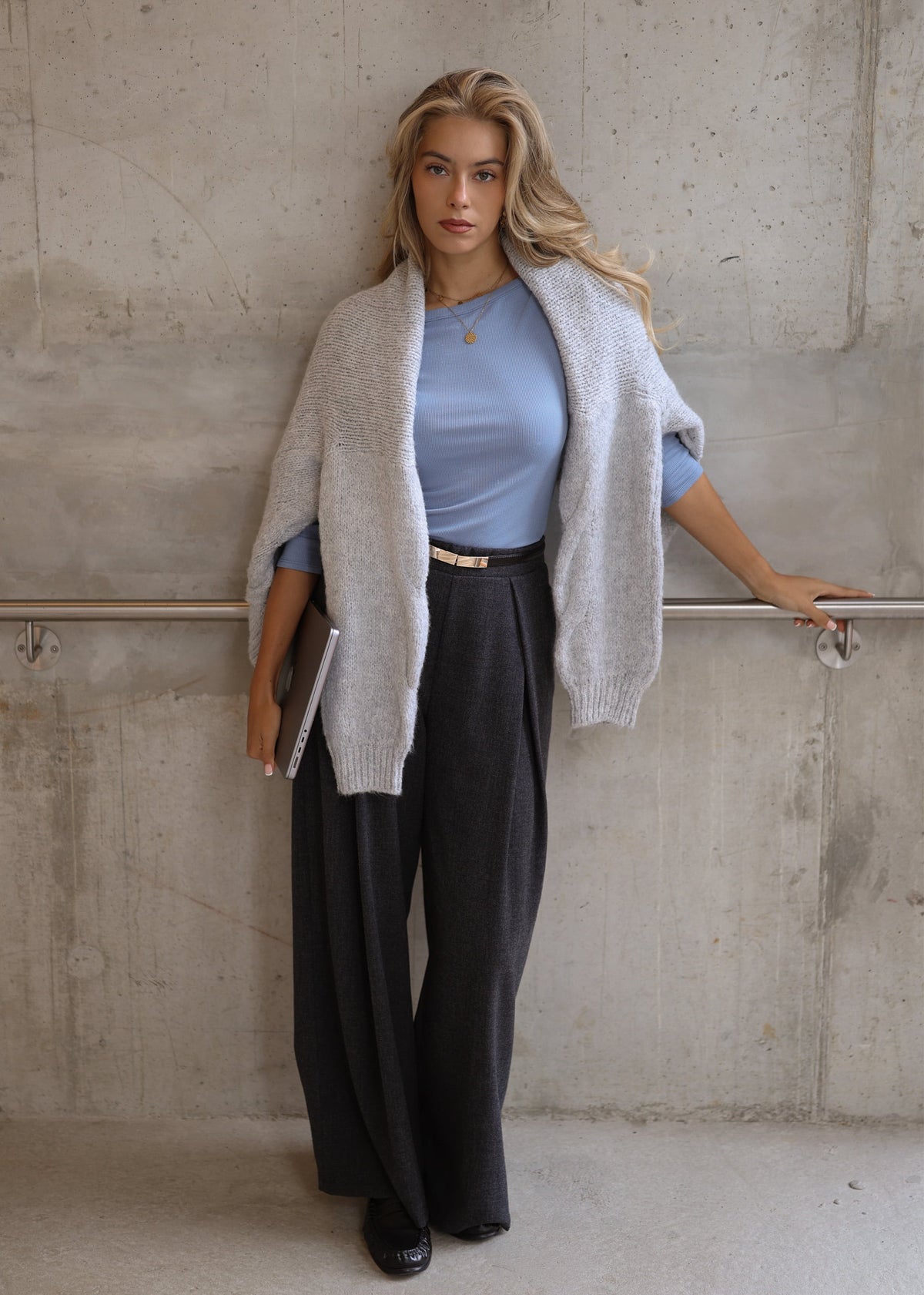 Bundfaltenhose mit weitem Bein - anthrazit