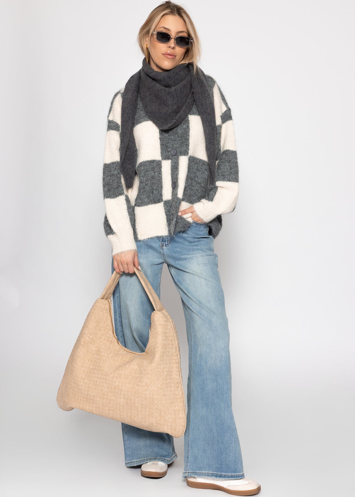 Cardigan in check pattern - gray