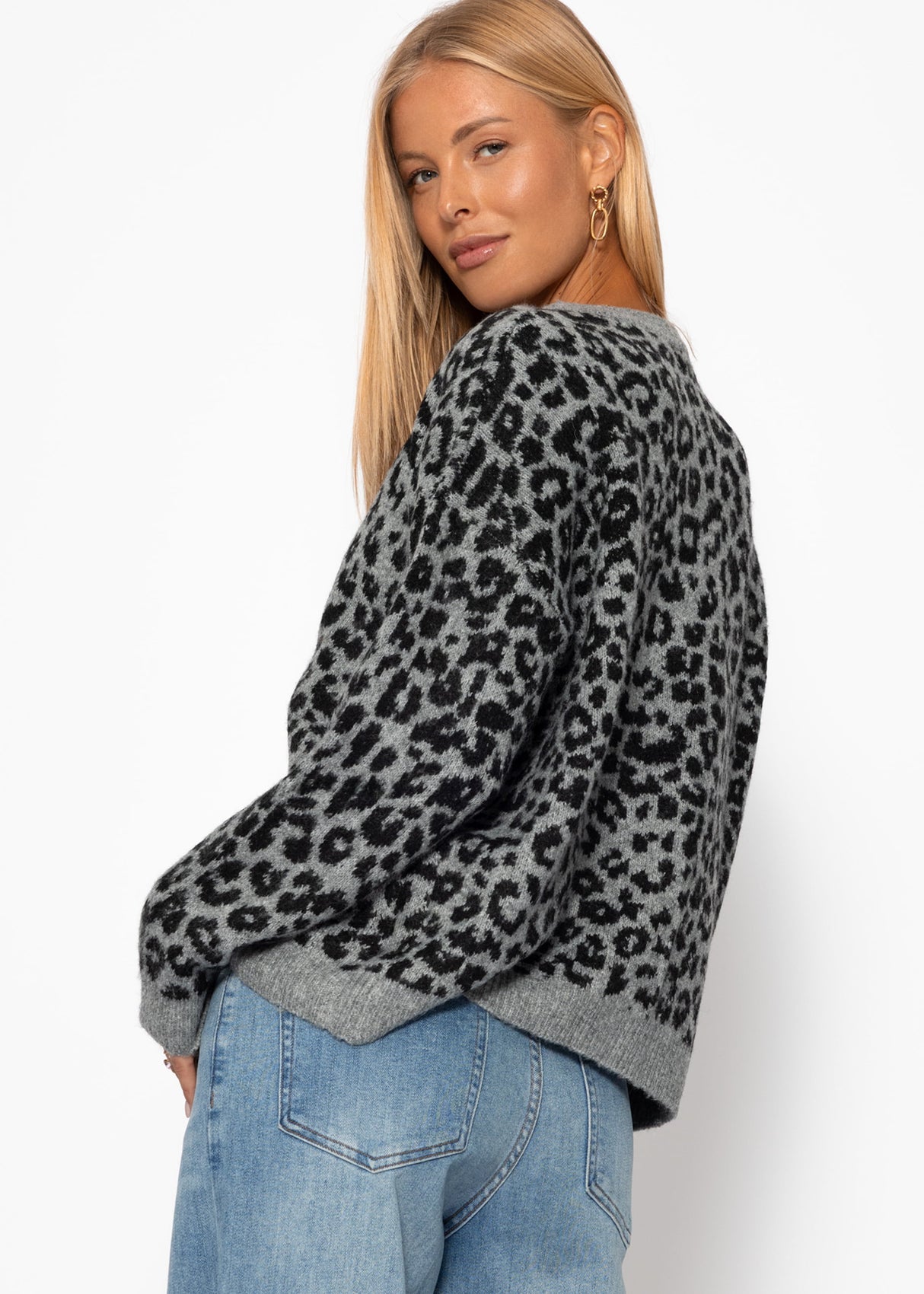 Cardigan with Leo pattern-gray-black
