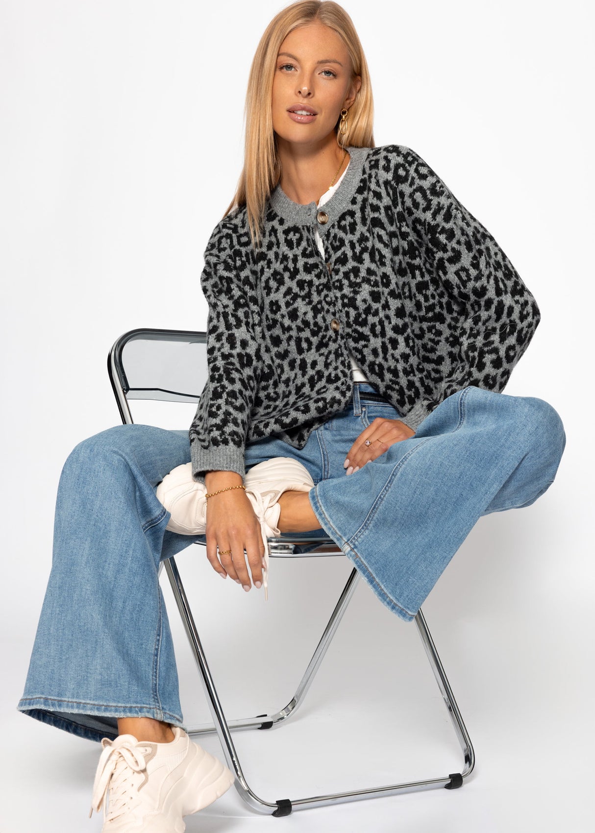 Cardigan with Leo pattern-gray-black