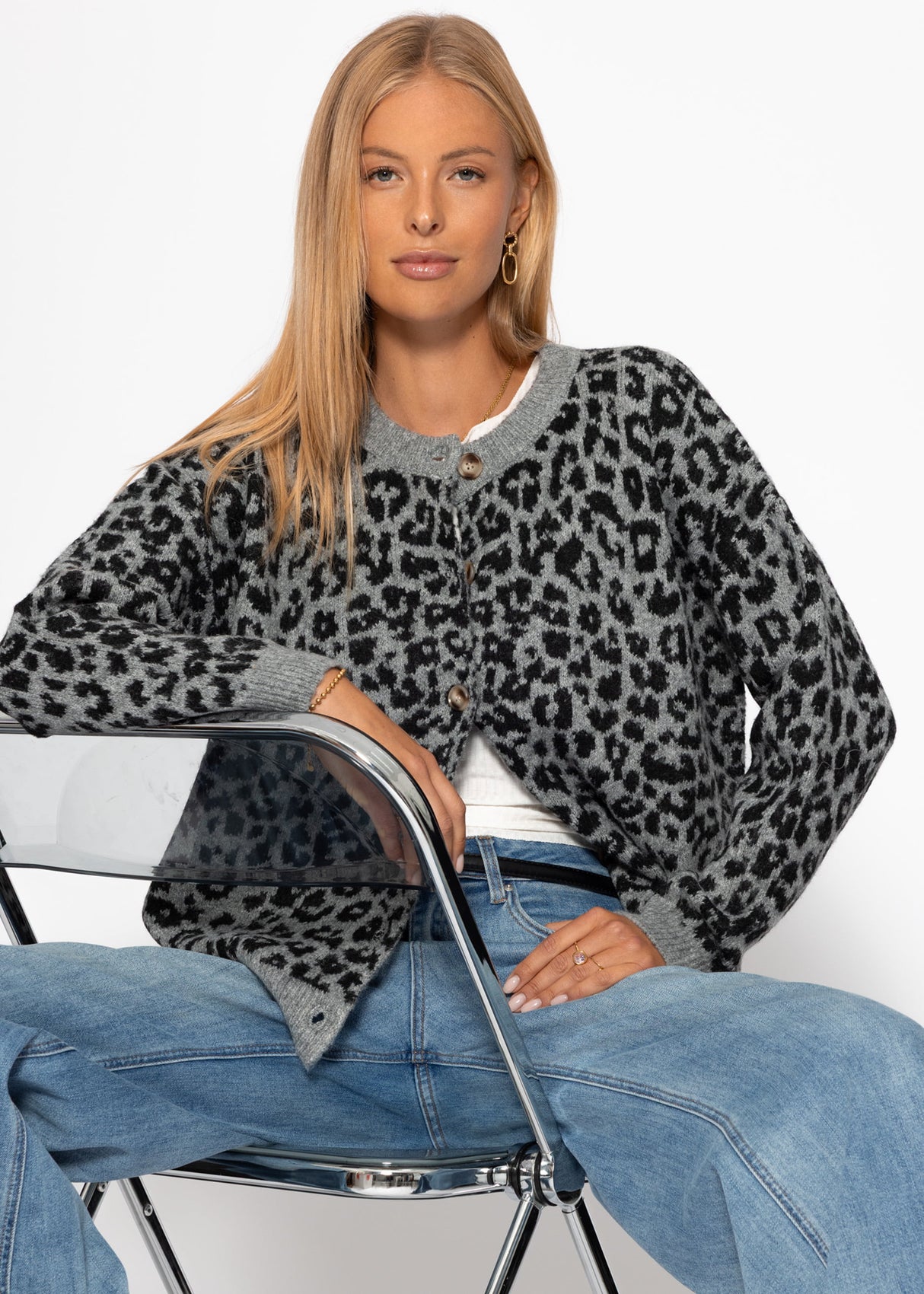 Cardigan with Leo pattern-gray-black