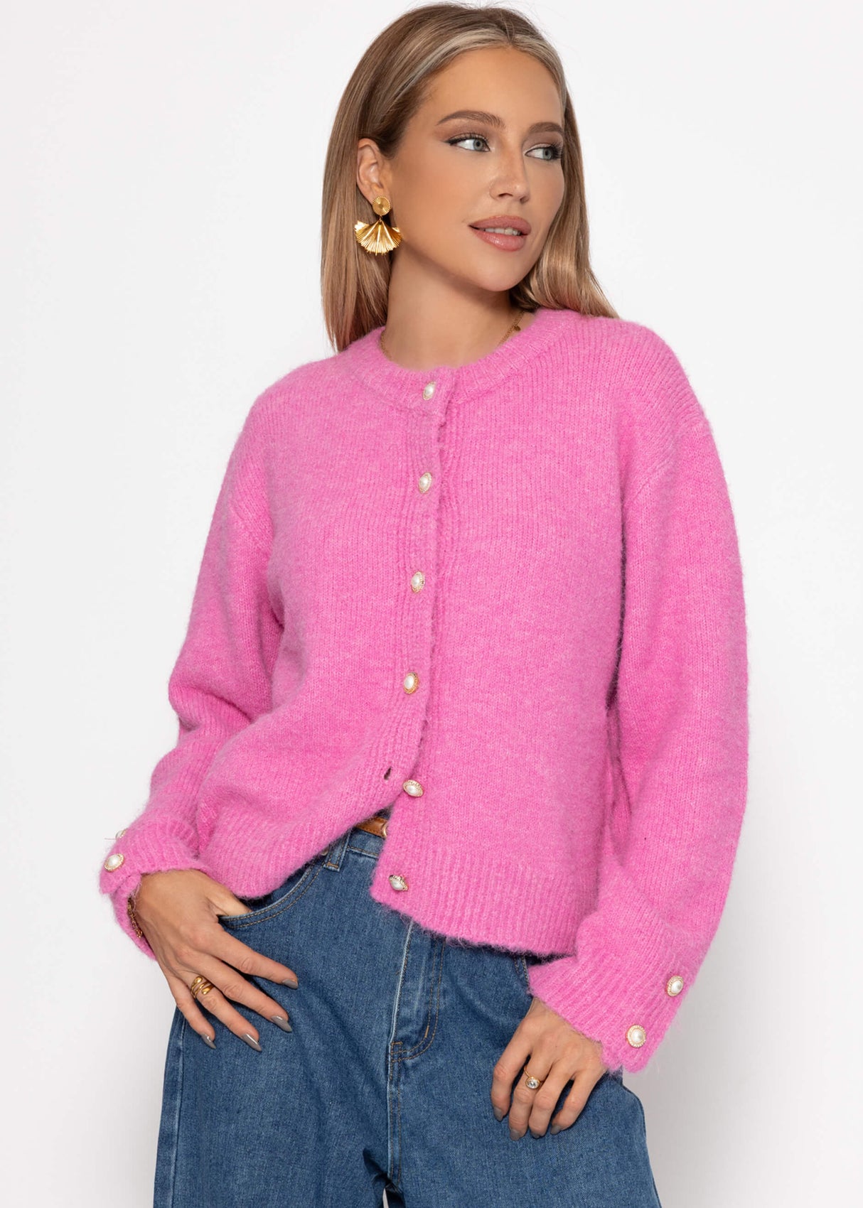 Cardigan mit Perlenknöpfen - pink