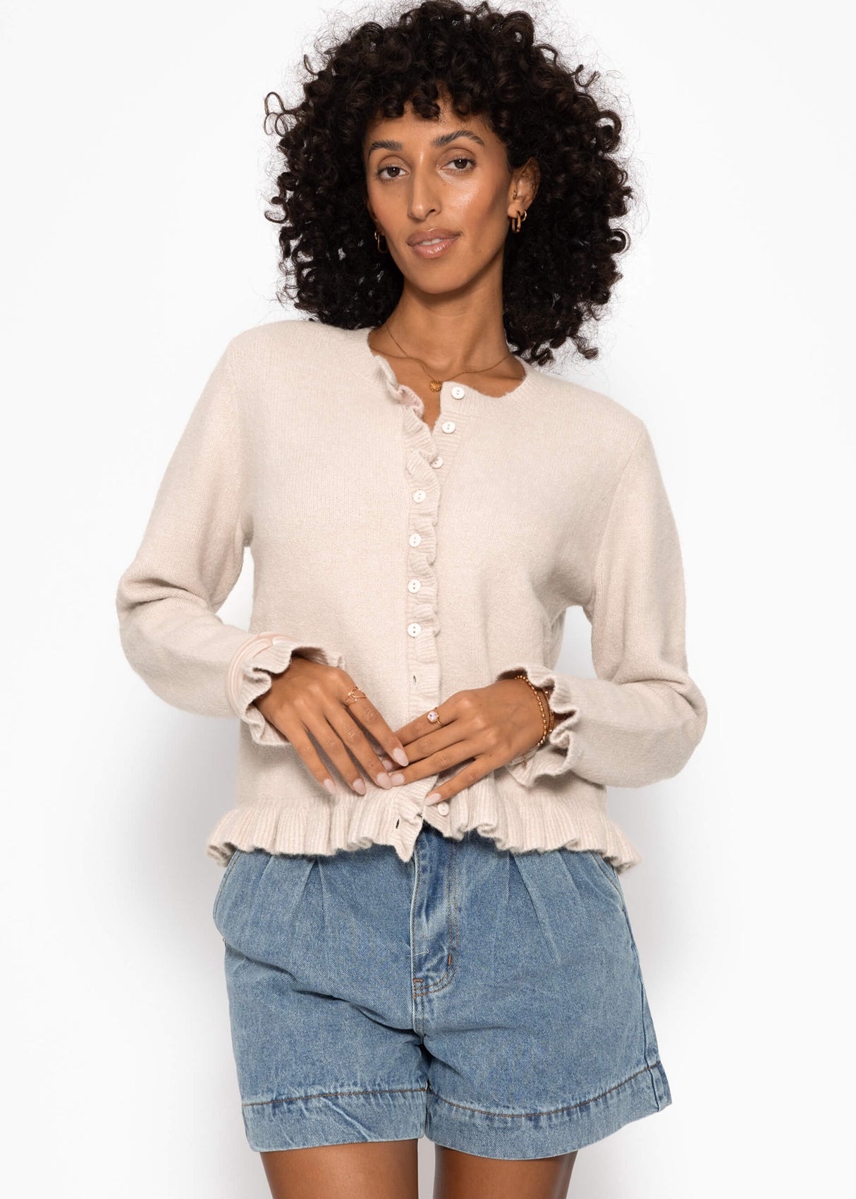 Cardigan with ruffles - beige