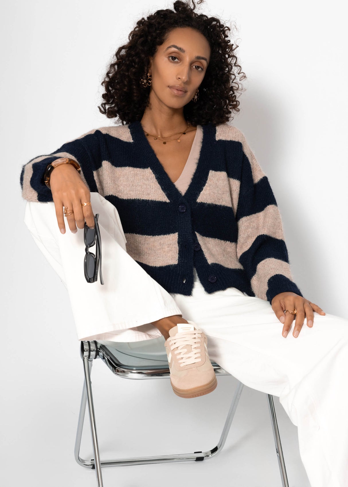 Cardigan mit Blockstreifen und V-Ausschnitt - dunkelblau