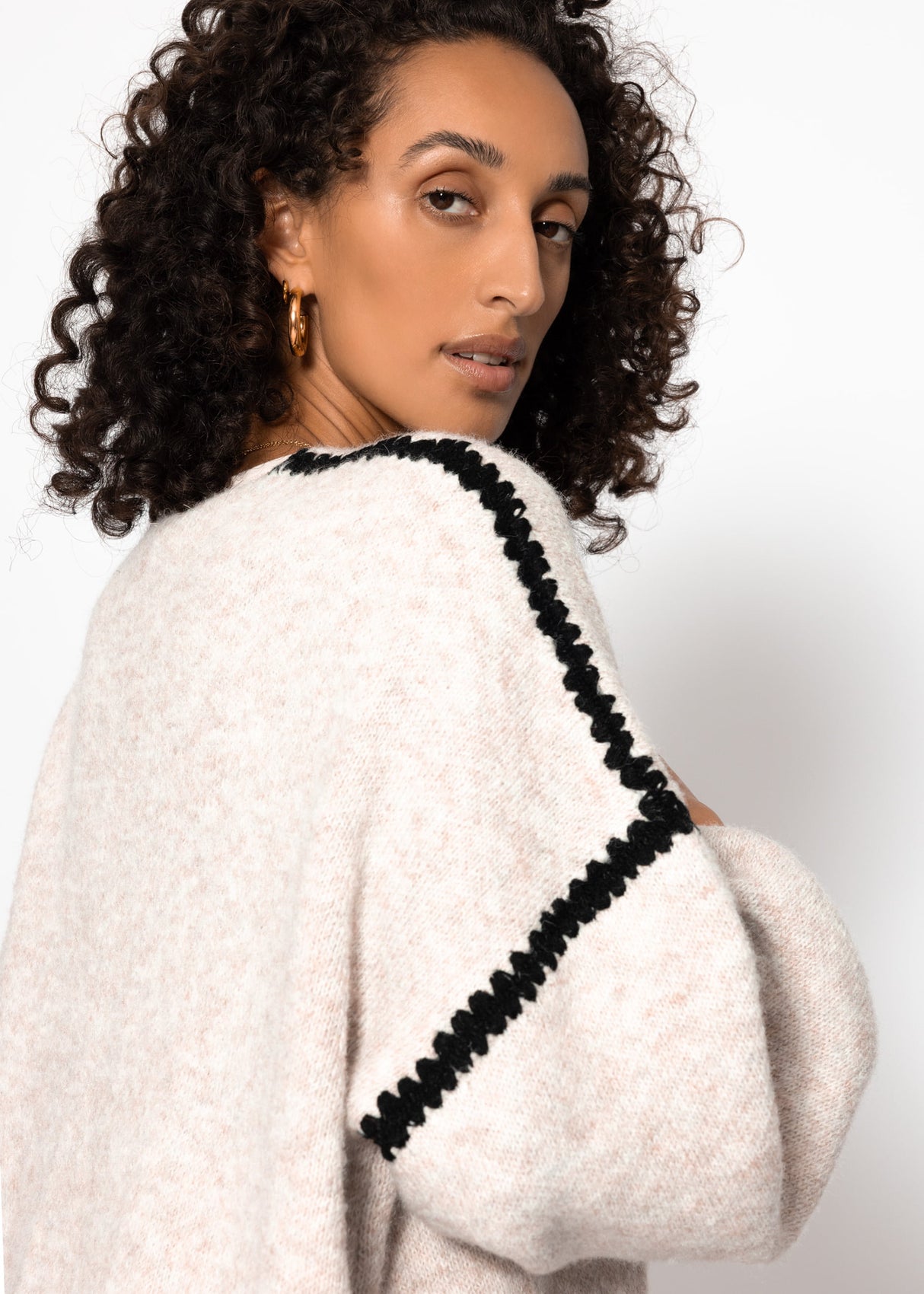 Cardigan with decorative stitching - beige