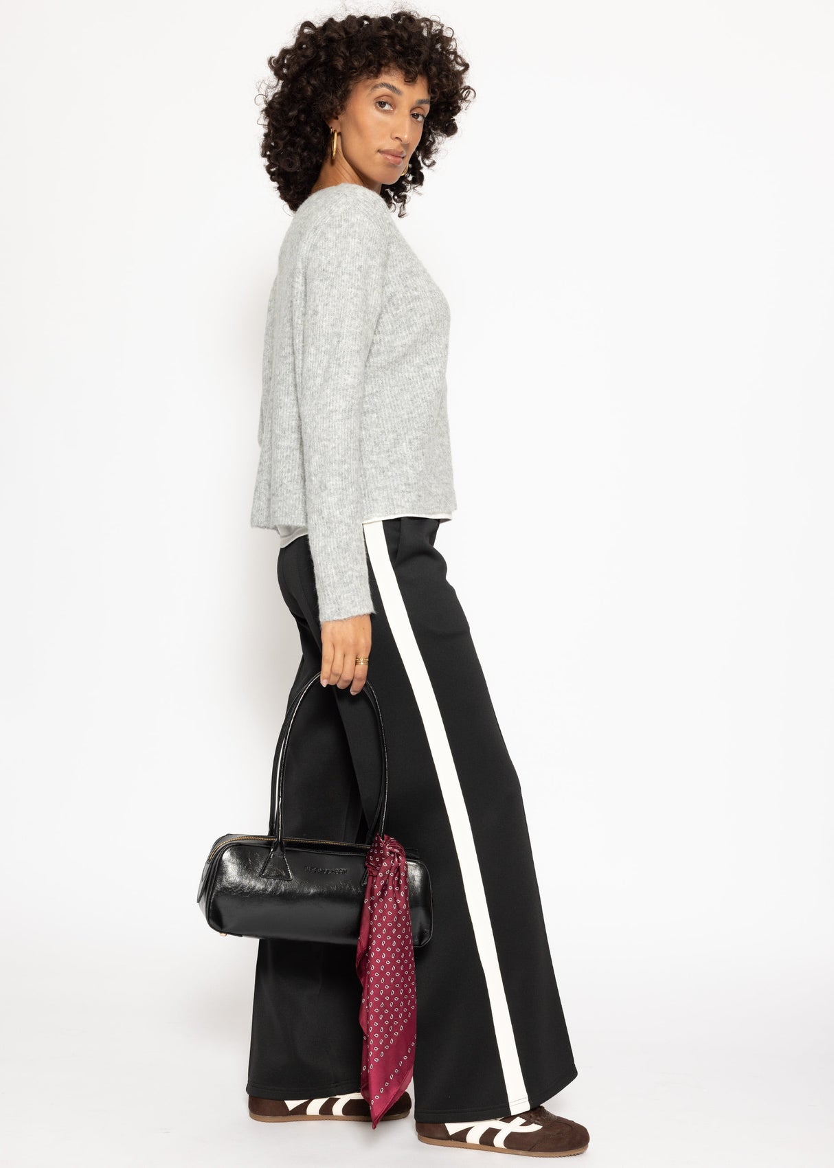 Casual Hose mit weißen Seitenstreifen - schwarz