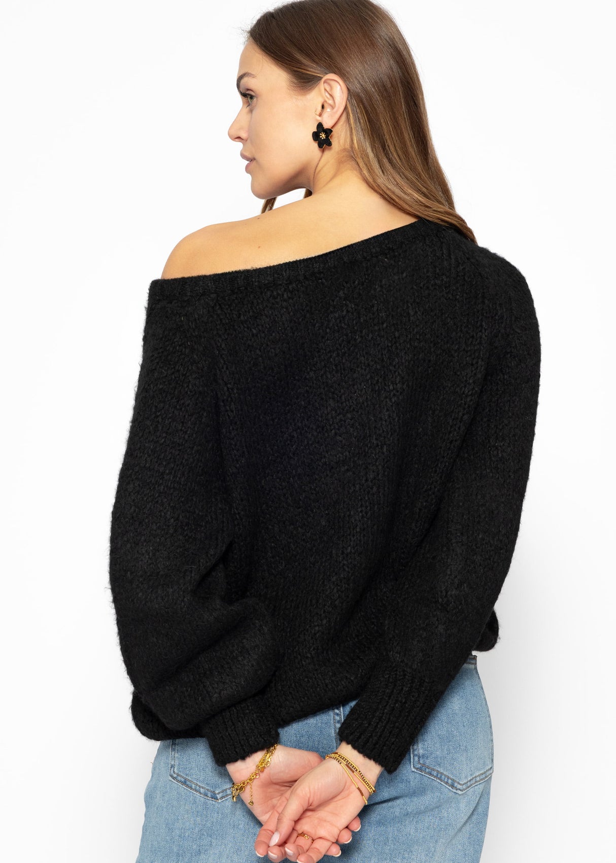 Fluffy boat neck sweater - black