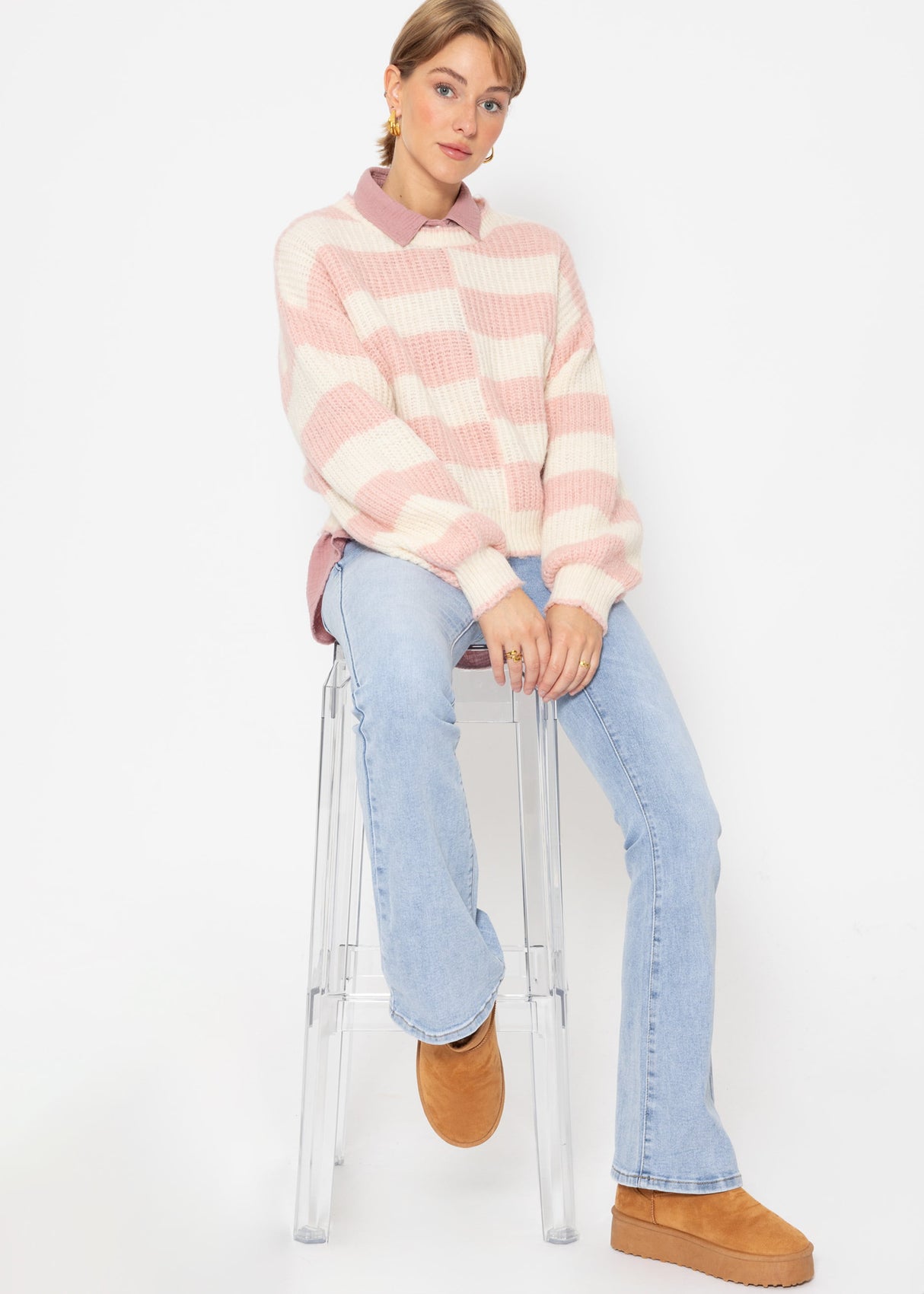 Fluffy sweater with offset block stripes - pink-off-white