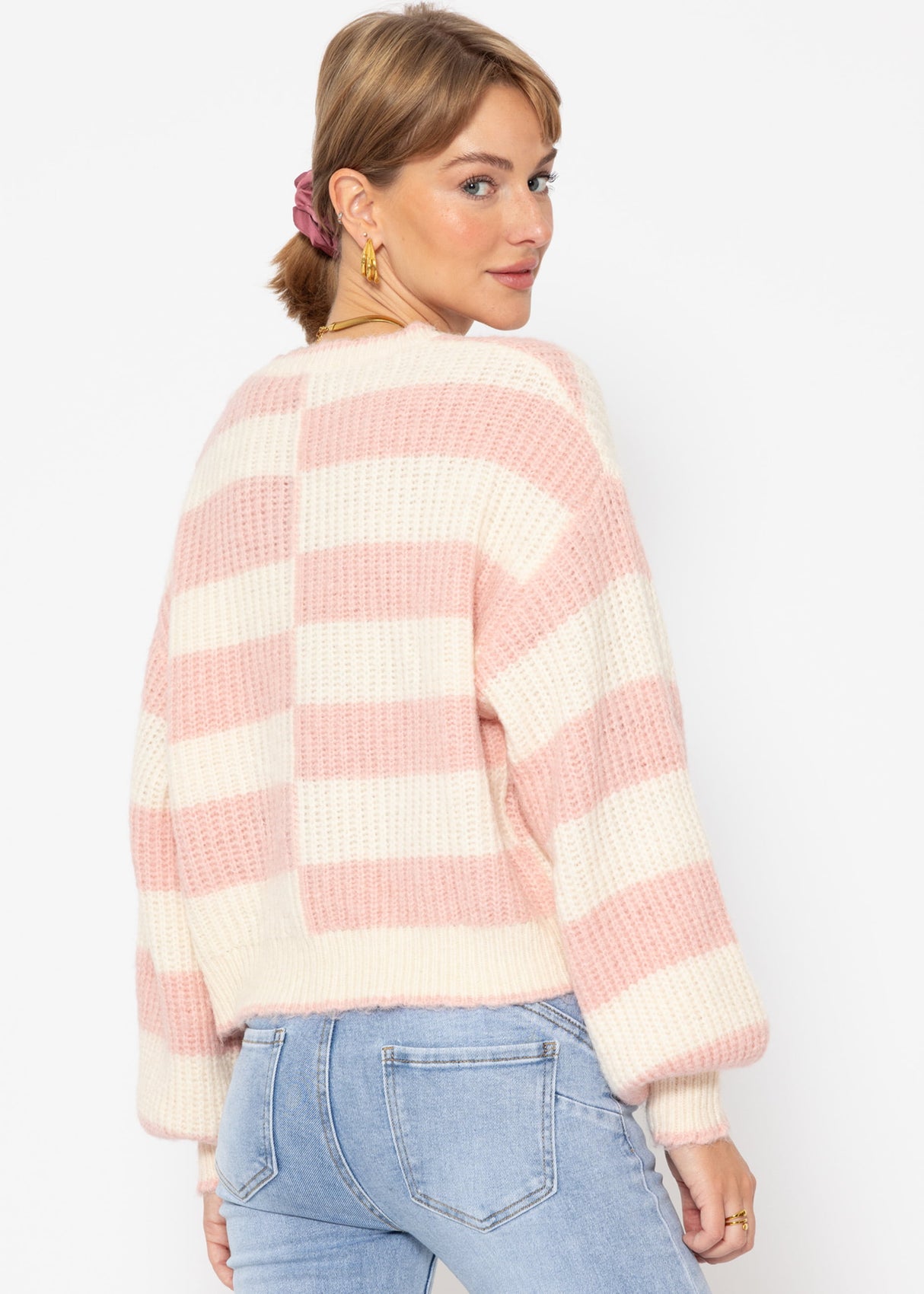 Fluffy sweater with offset block stripes - pink-off-white