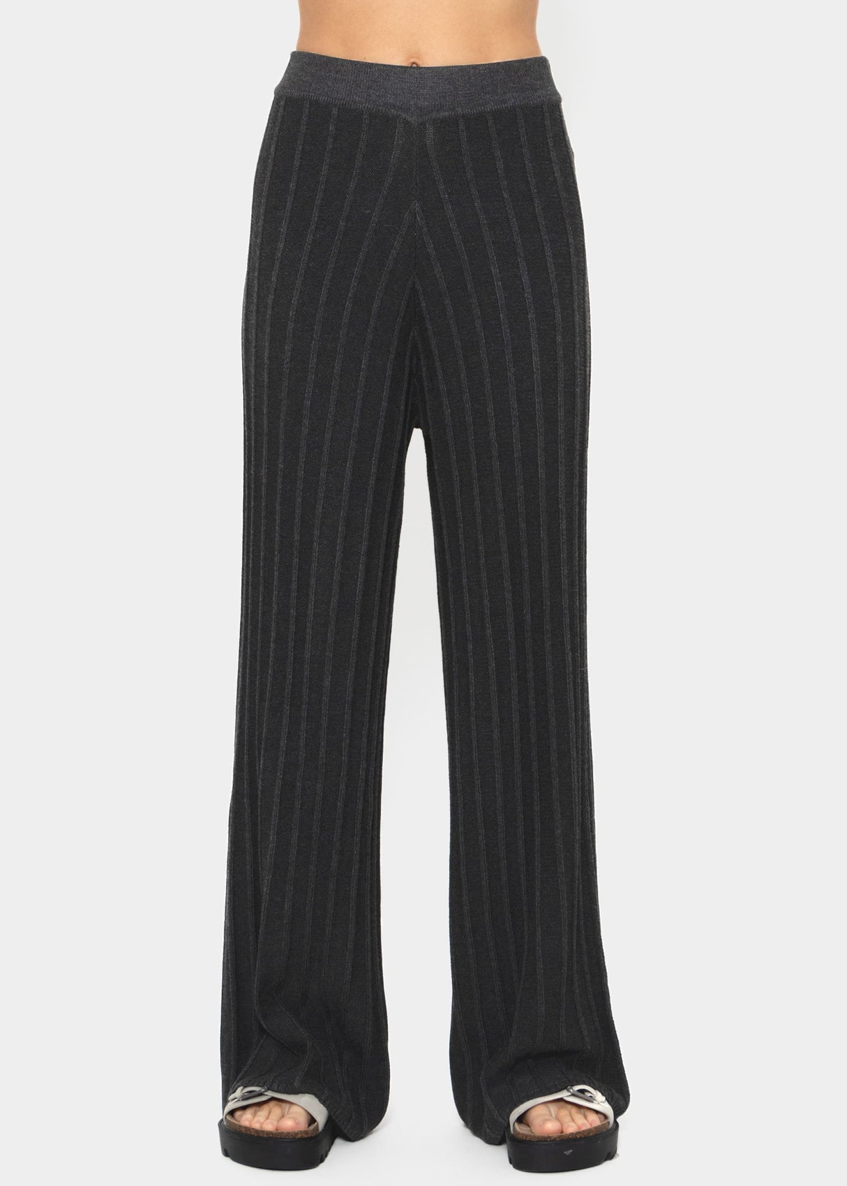 Flowing knitted trousers with ribbed structure - dark grey