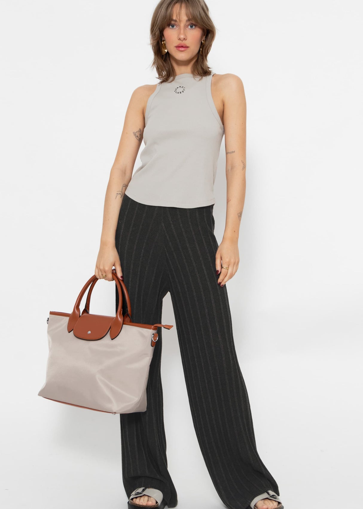 Flowing knitted trousers with ribbed structure - dark grey