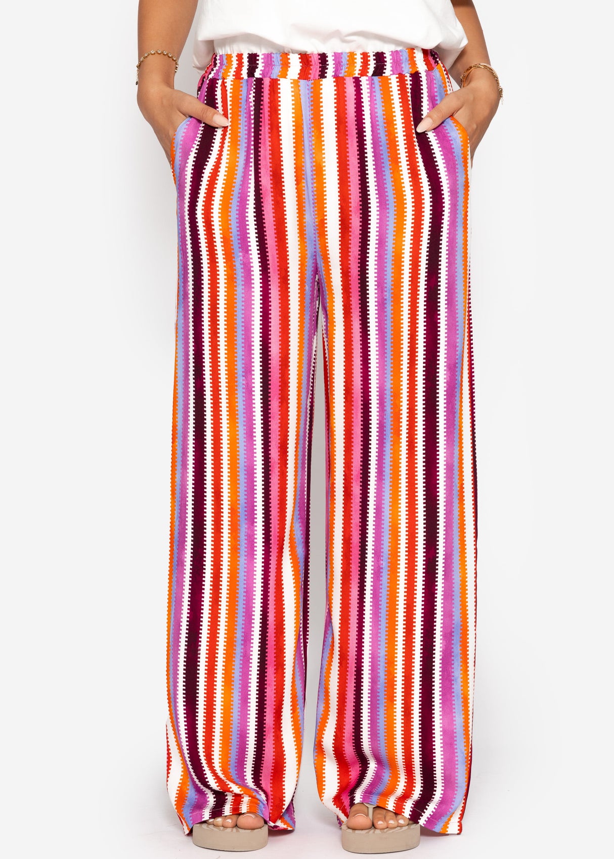 Gemusterte Hose mit weitem Bein - pink