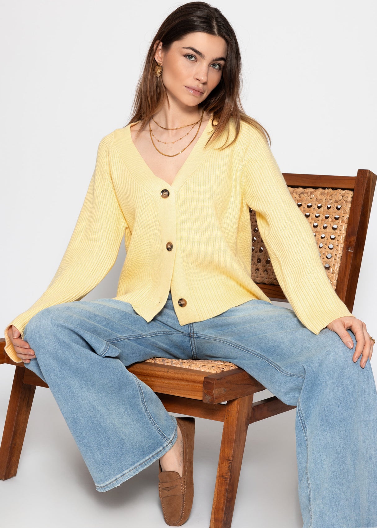 Gerippter Cardigan mit V-Ausschnitt - buttergelb