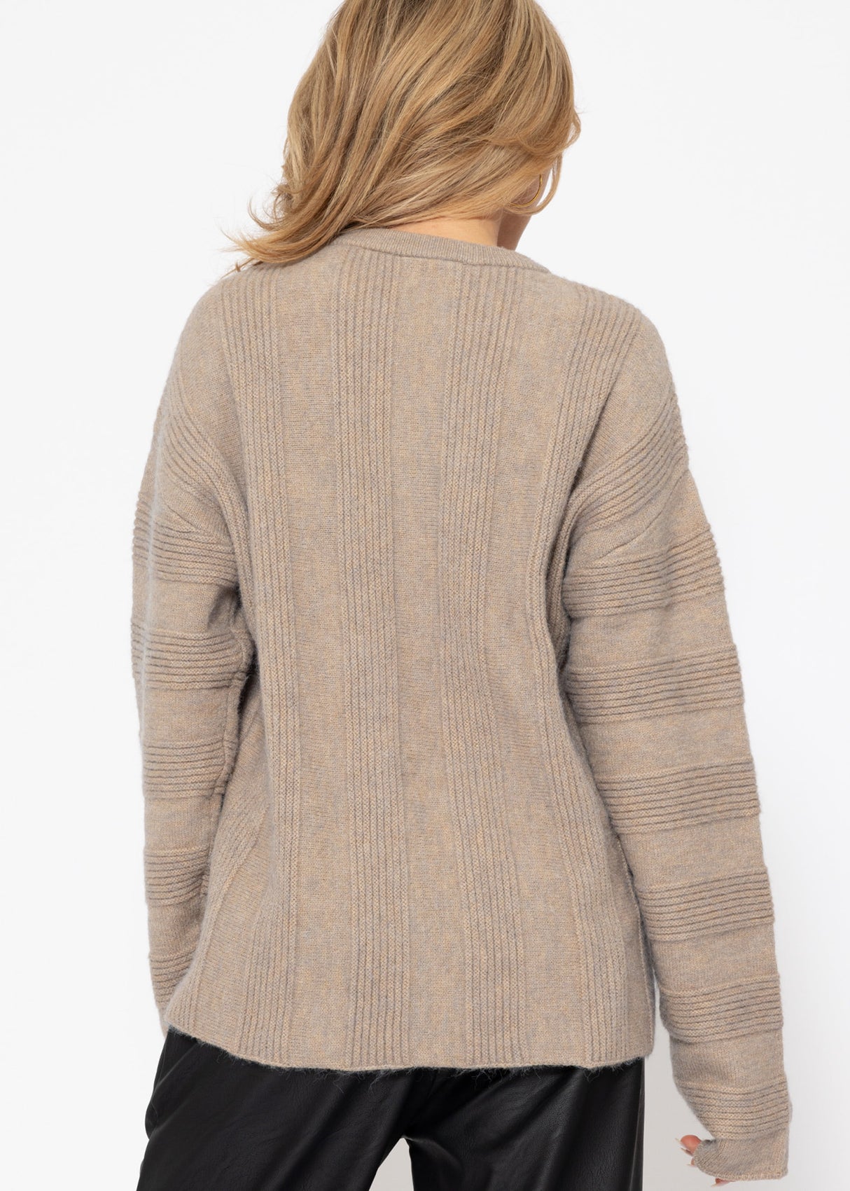 Sweater with ribbed stripe pattern - beige