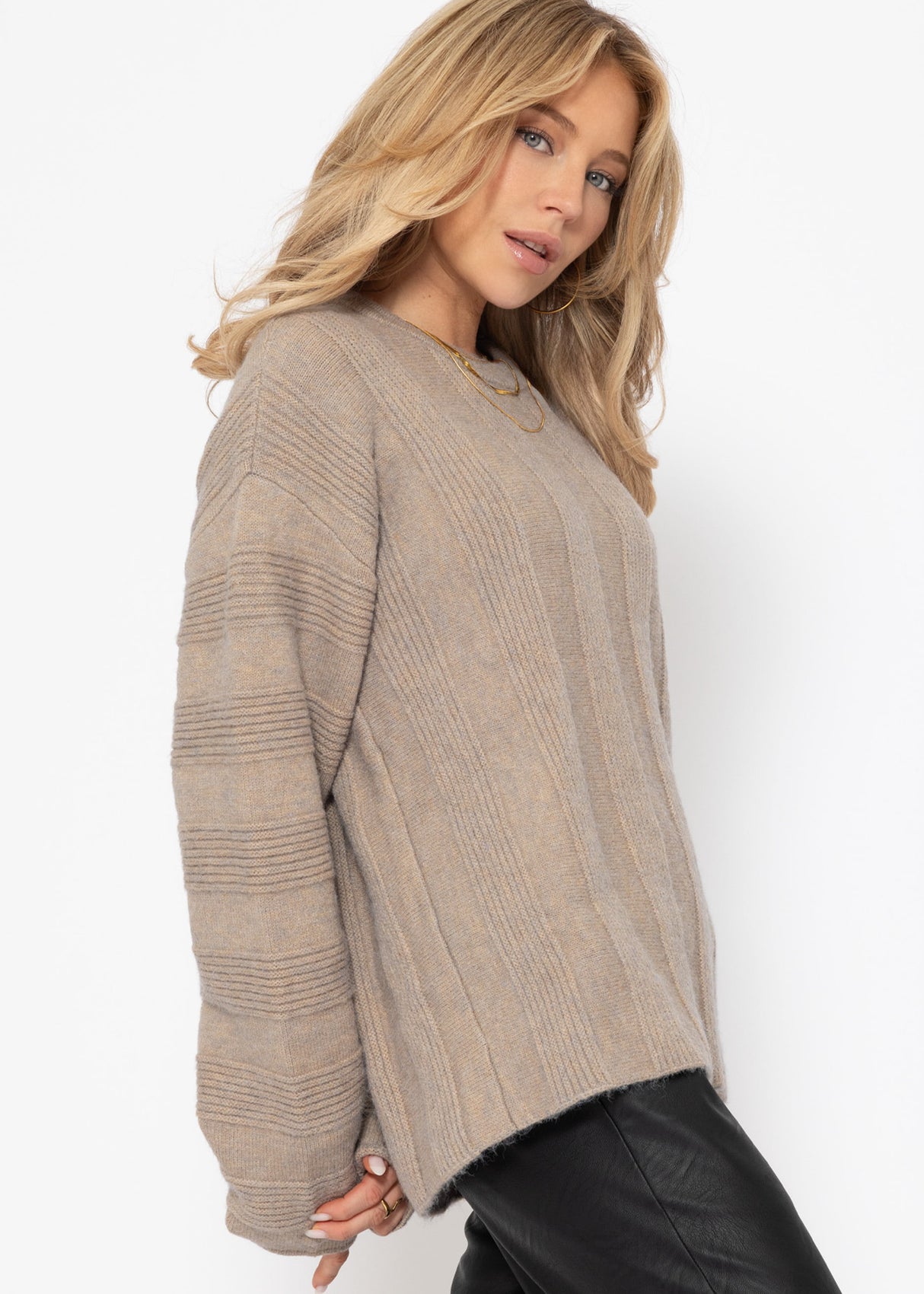 Sweater with ribbed stripe pattern - beige