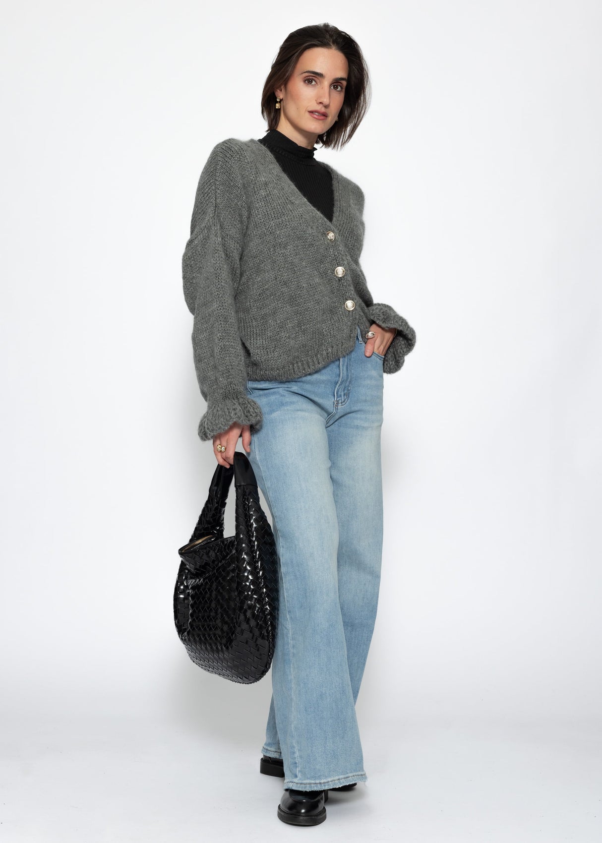 Geripptes Lamgarmshirt mit Stehkragen - schwarz