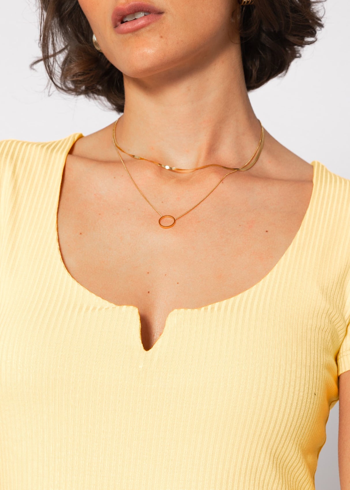 Geripptes T-Shirt - gelb