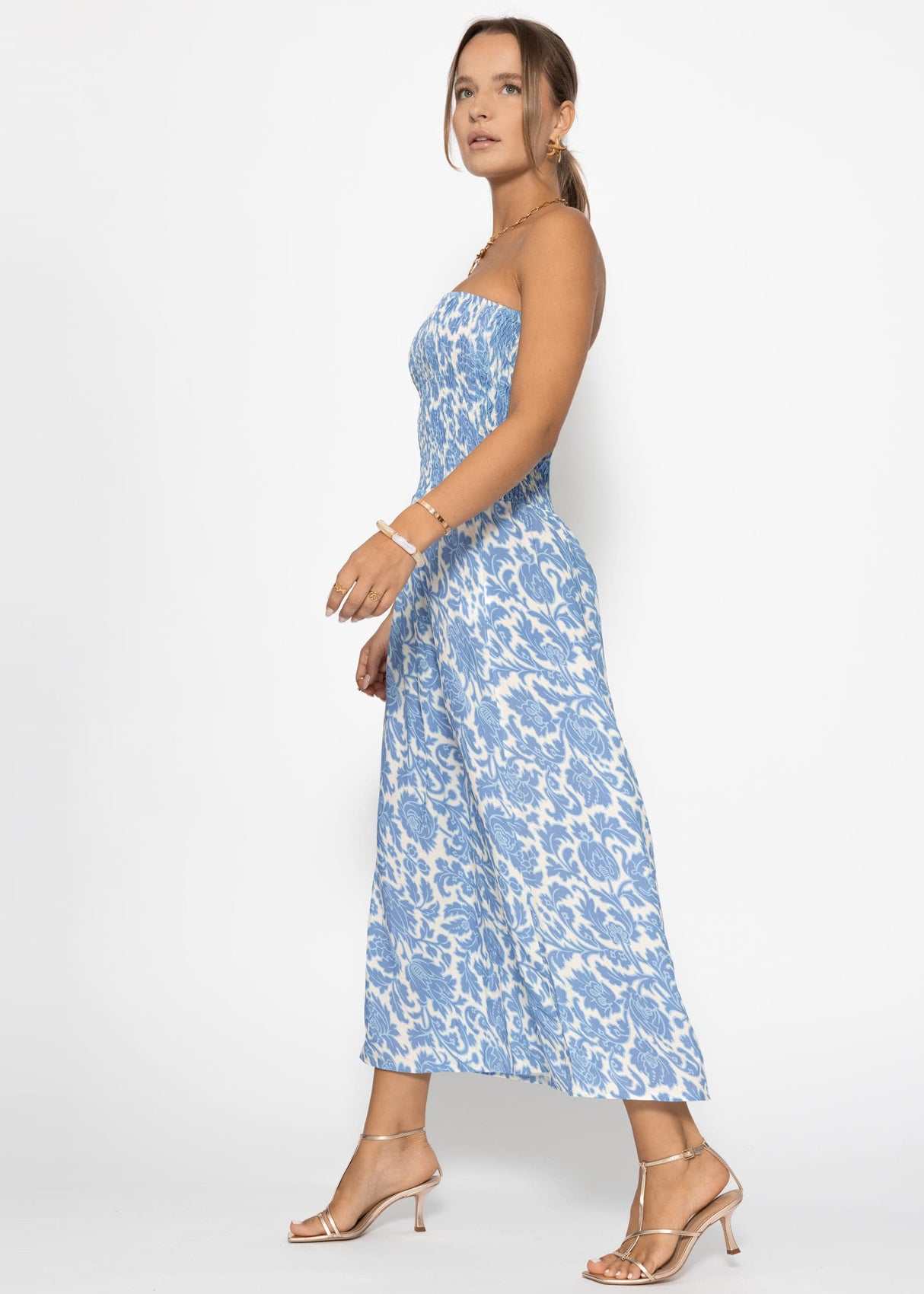 Gesmoktes Bandeau-Kleid mit Print - jeansblau