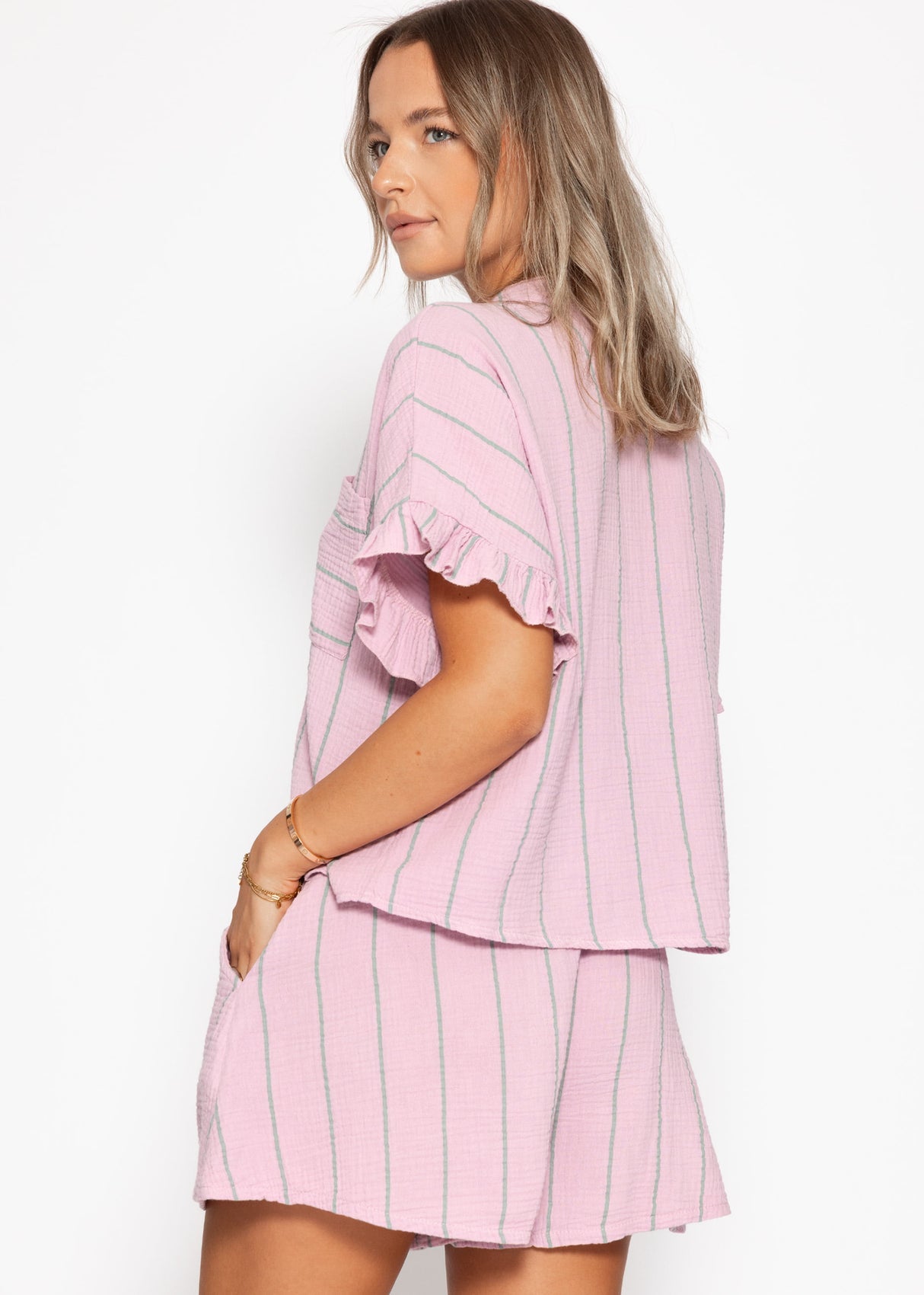 Gestreifte Musselin Bluse mit Volants - rosa