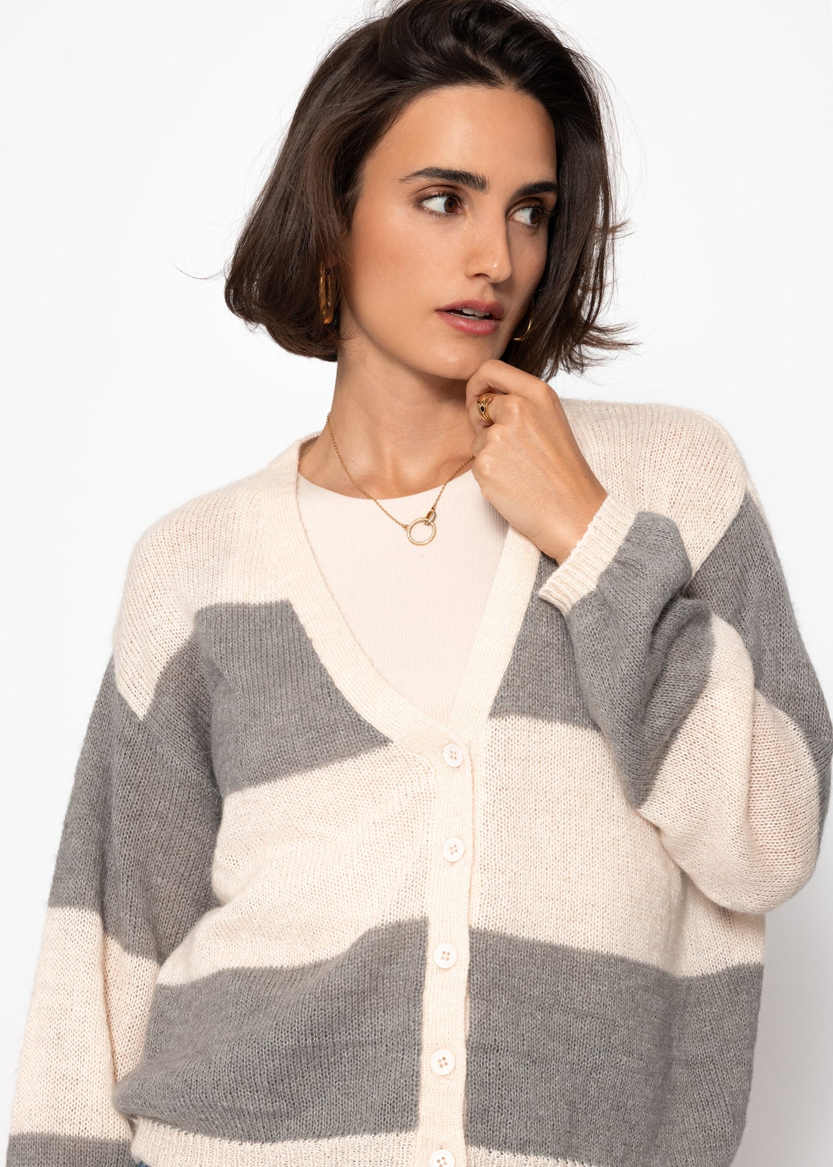 Gestreifter Feinstrick Cardigan mit V-Ausschnitt - grau-hellbeige