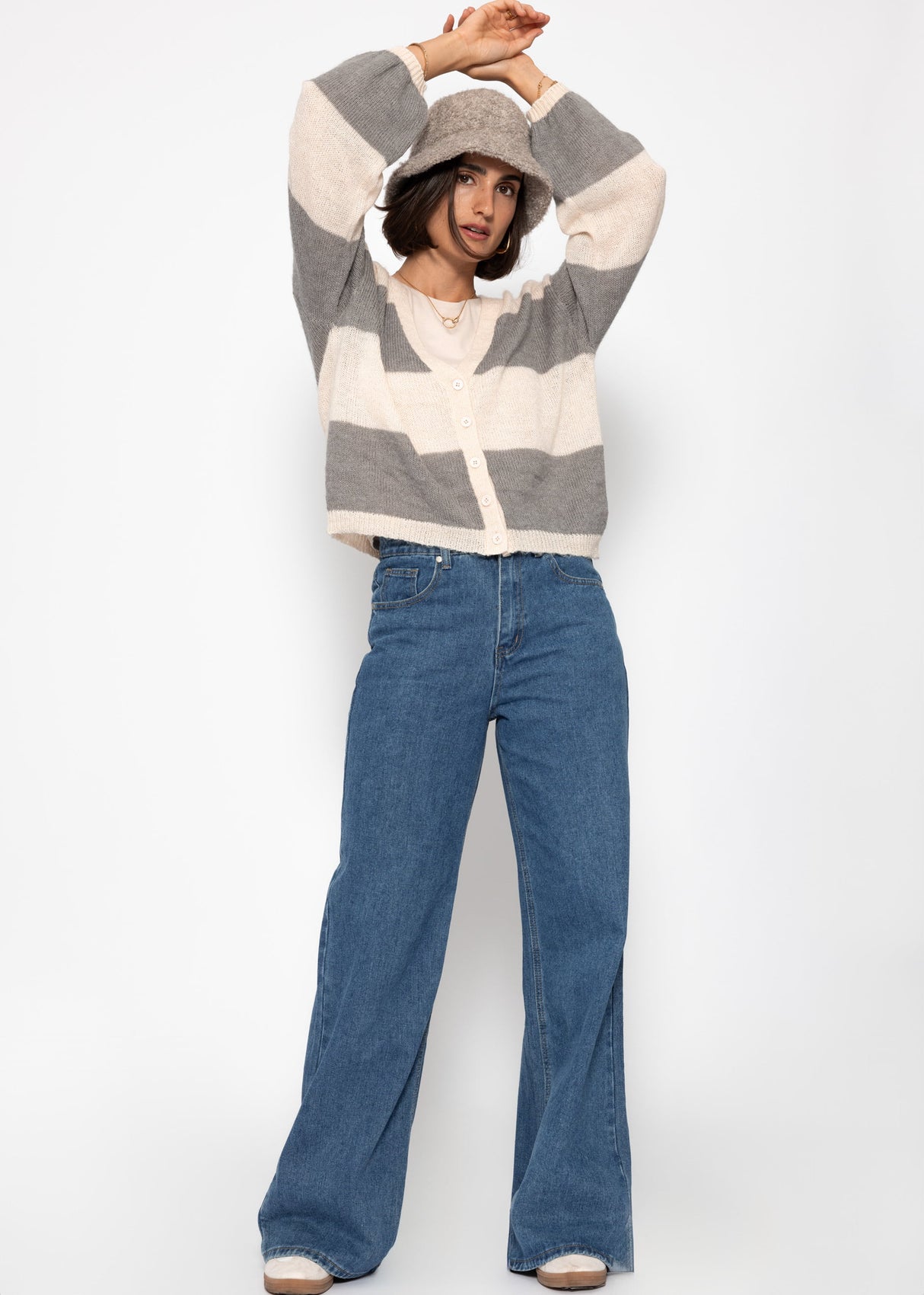 Gestreifter Feinstrick Cardigan mit V-Ausschnitt - grau-hellbeige