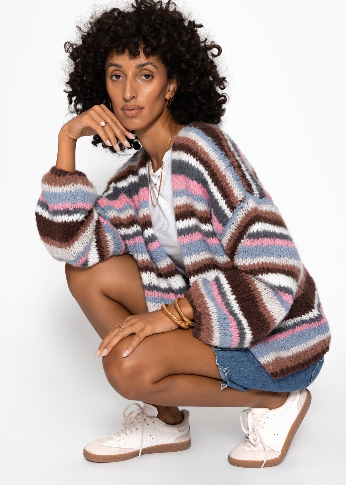 Gestreifter, mehrfarbiger Cardigan - braun