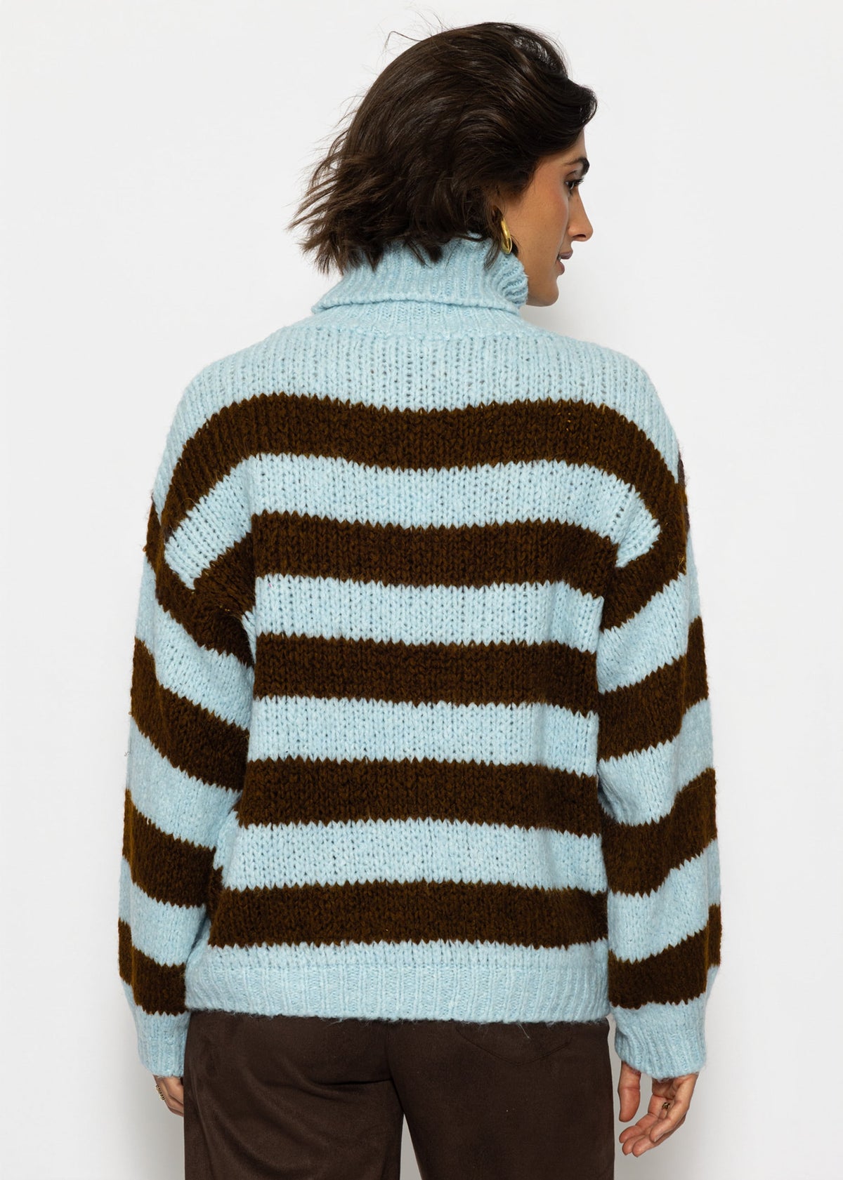 Gestreifter oversize Rollkragenpullover - hellblau-braun
