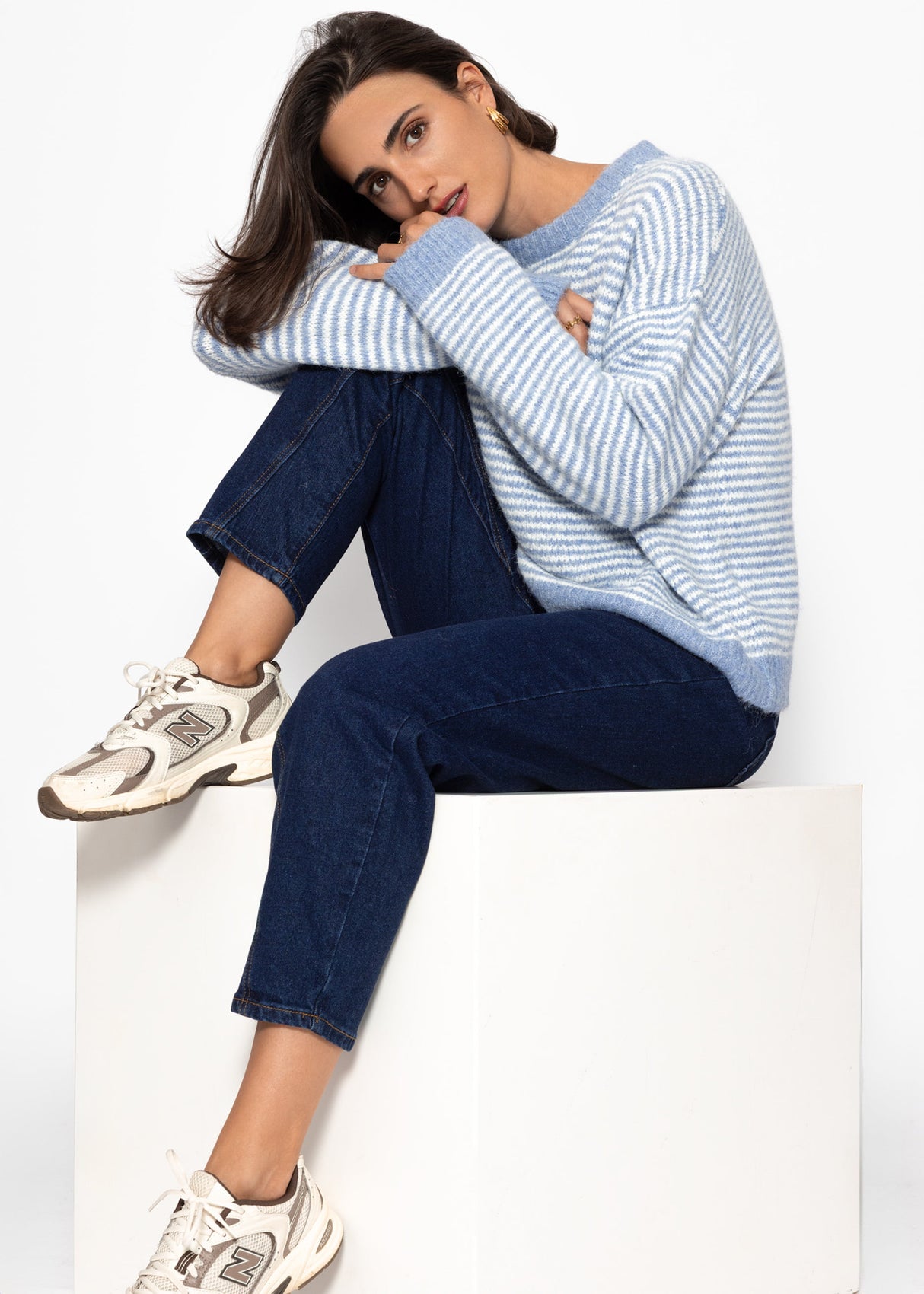 Gestreifter Pullover - hellblau