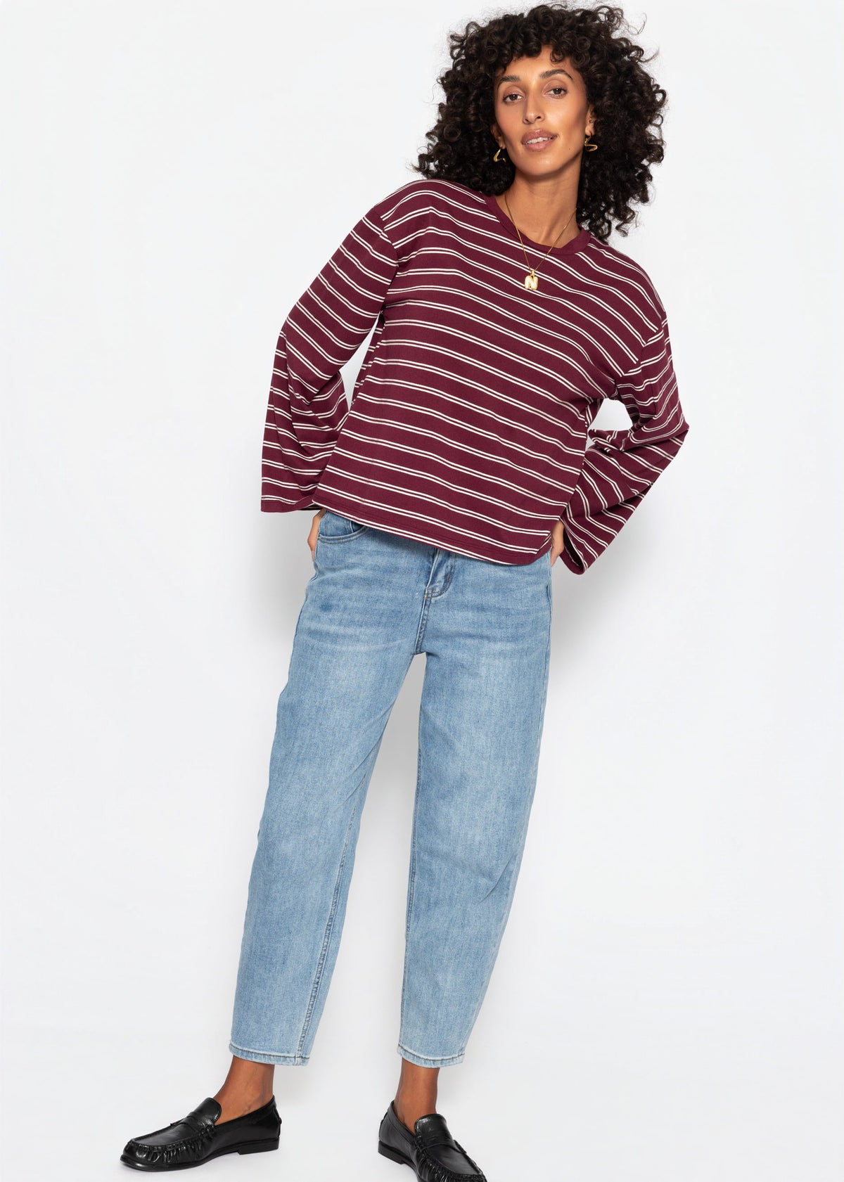 Gestreiftes Langarmshirt mit weiten Ärmeln - burgundy