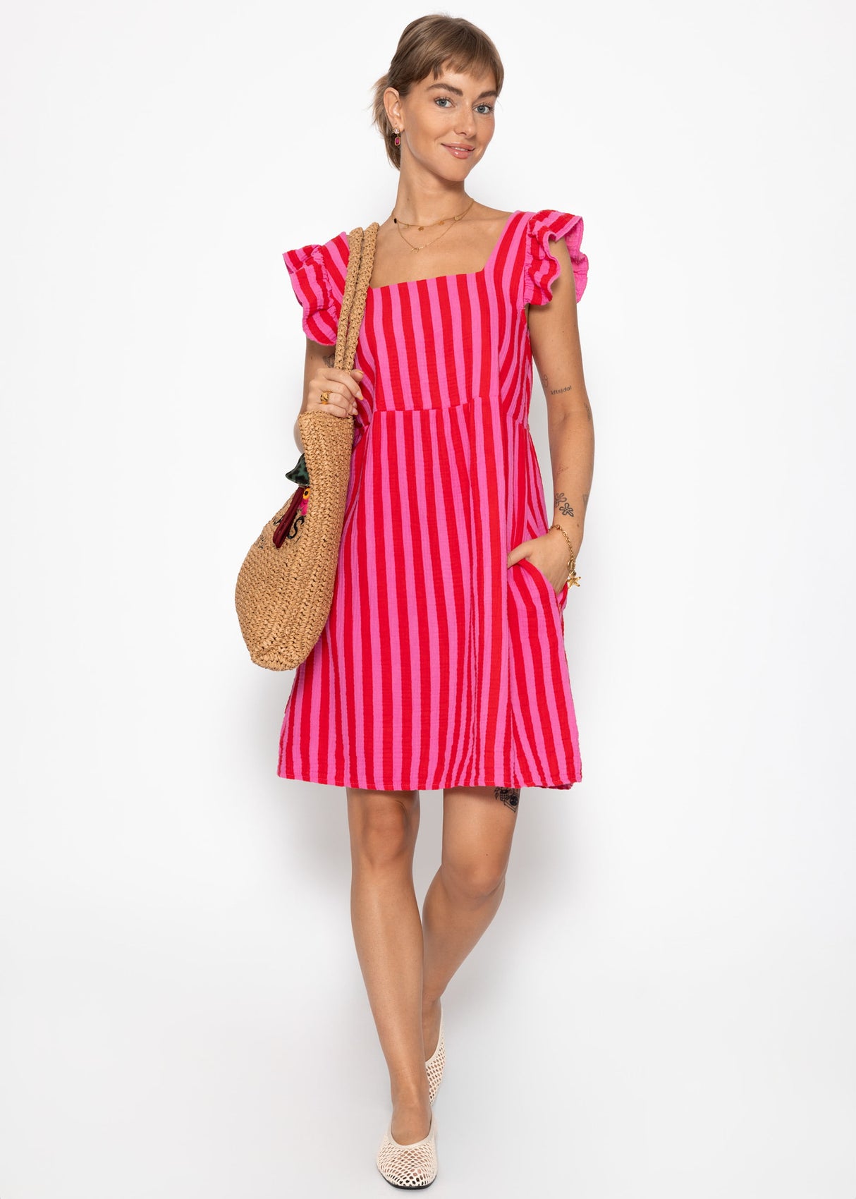 Gestreiftes Musselinkleid - pink