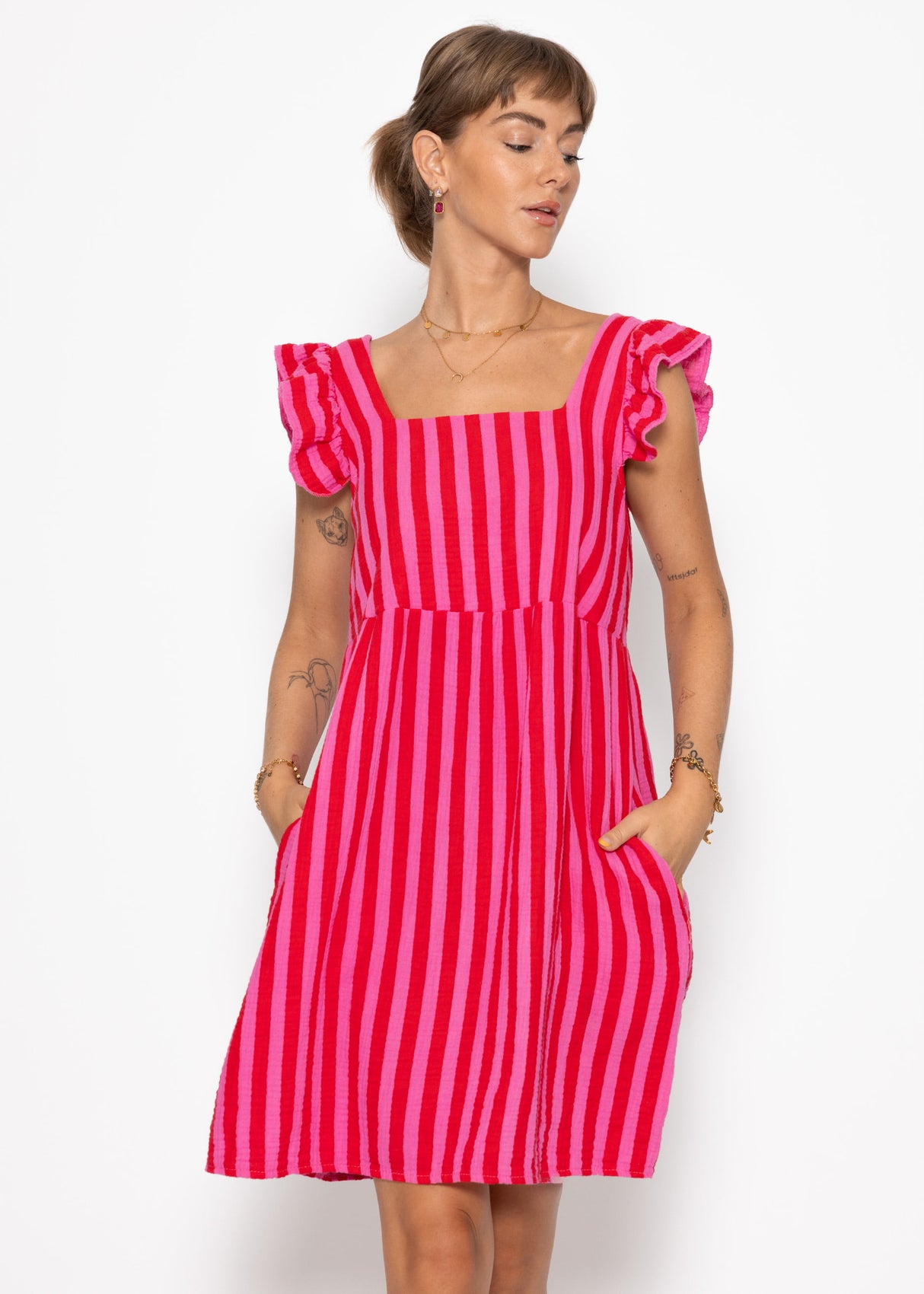 Gestreiftes Musselinkleid - pink