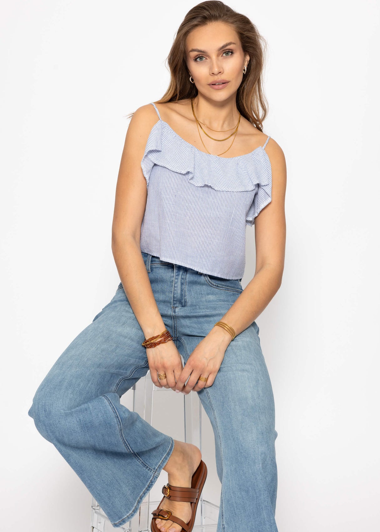 Gestreiftes Top mit Volant - blau