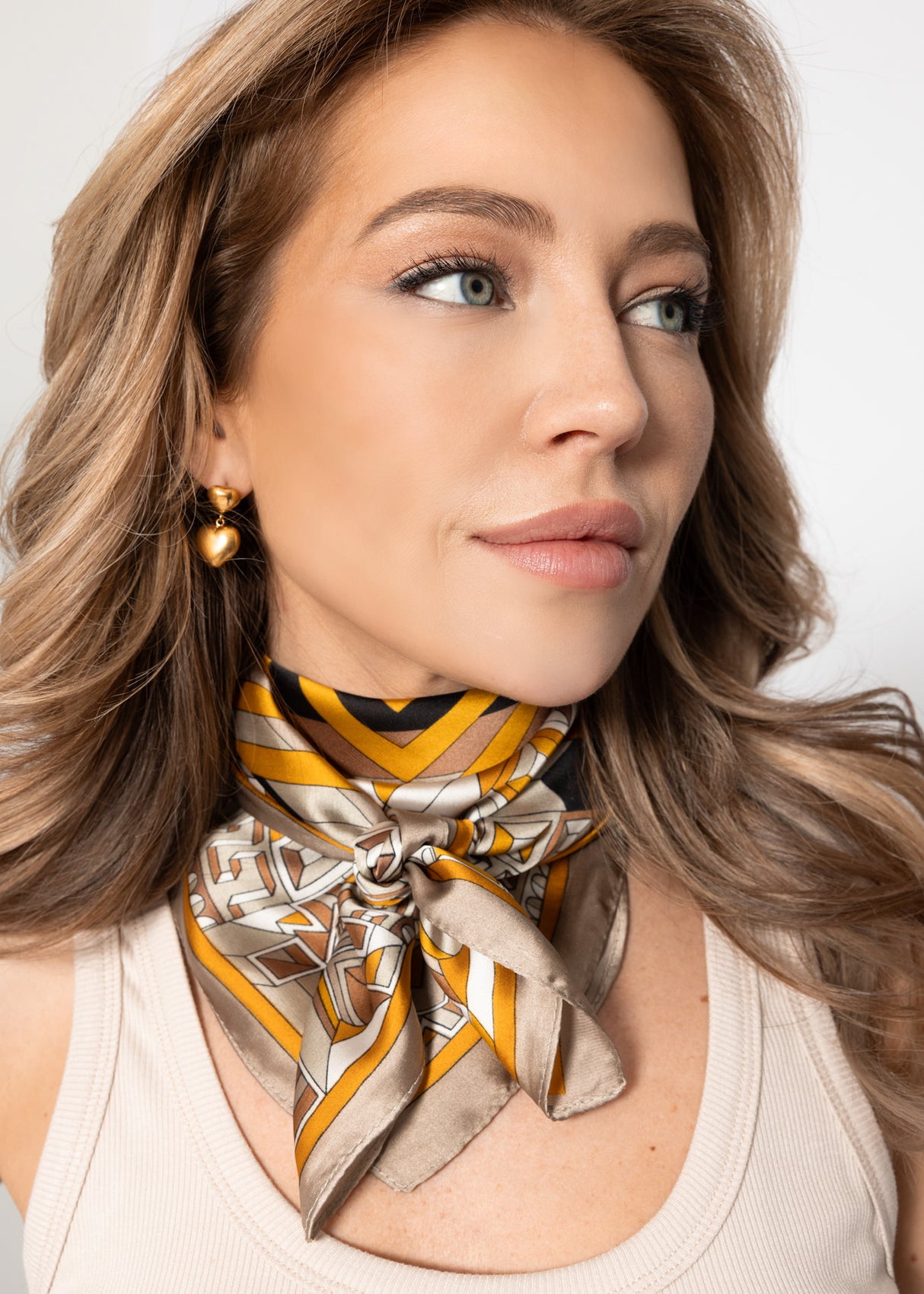 Halstuch mit buntem Print - gelb