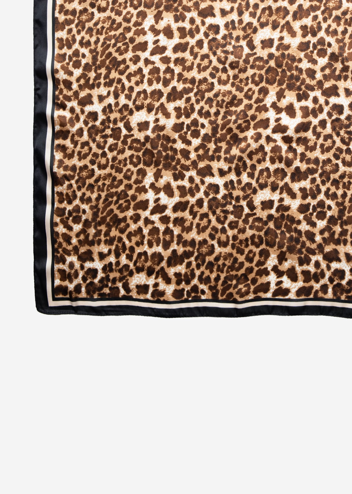 Scarf with leopard pattern - beige