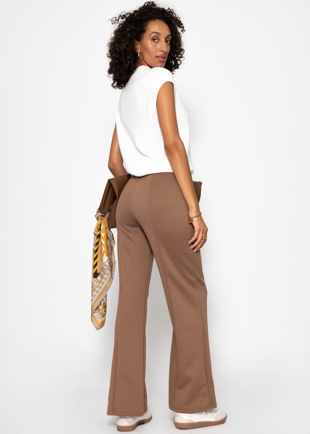 Highwaist Hose mit geradem Bein und Ziernaht - braun