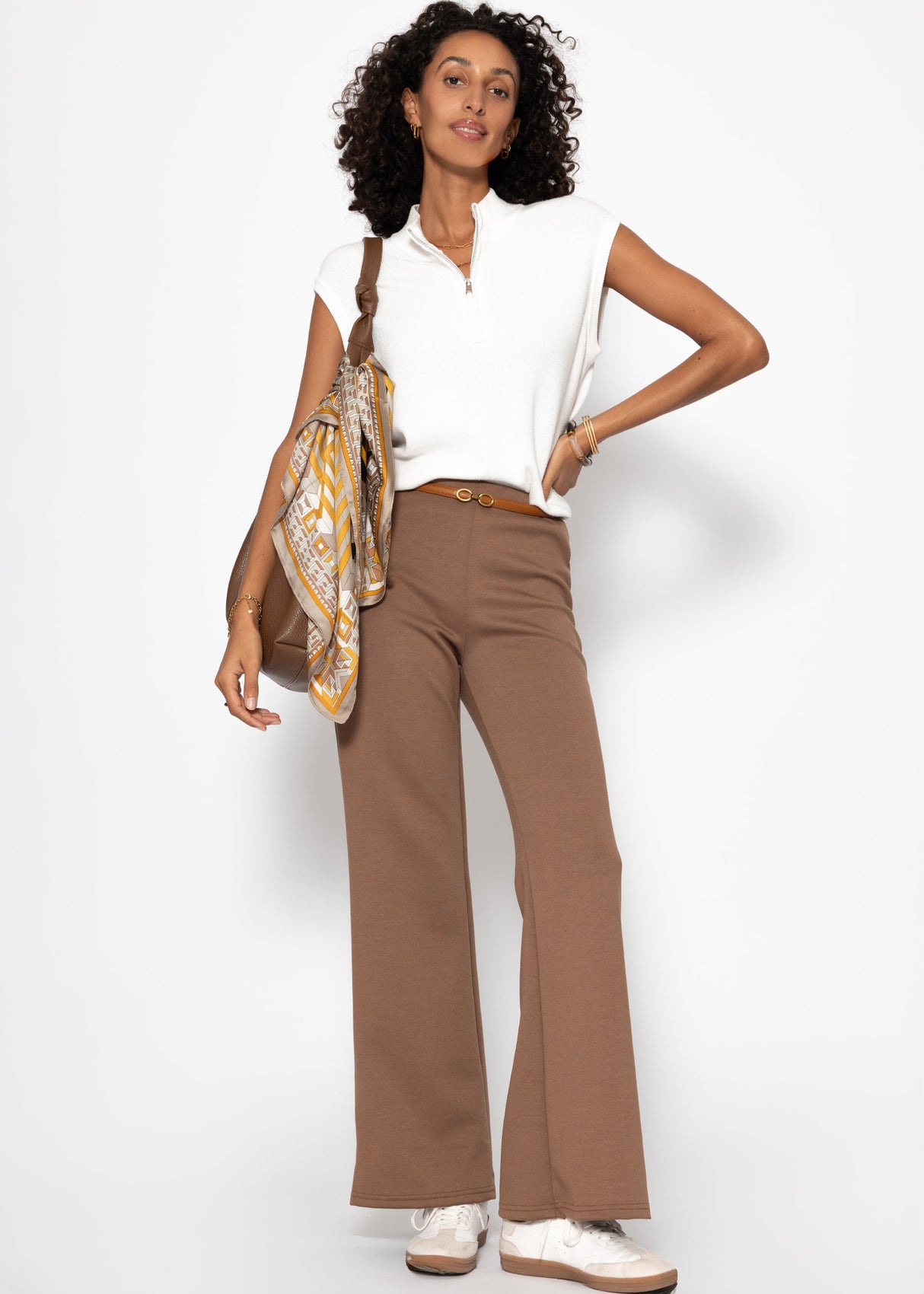 Highwaist Hose mit geradem Bein und Ziernaht - braun