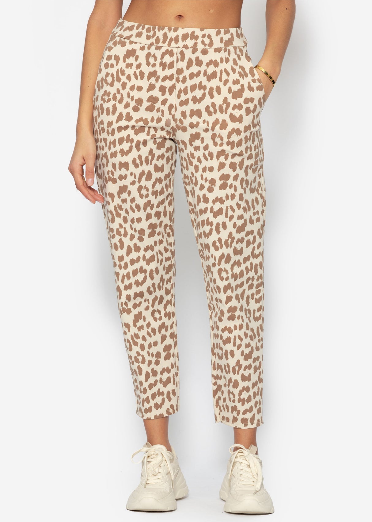 Jersey chinos in leo print - off-white