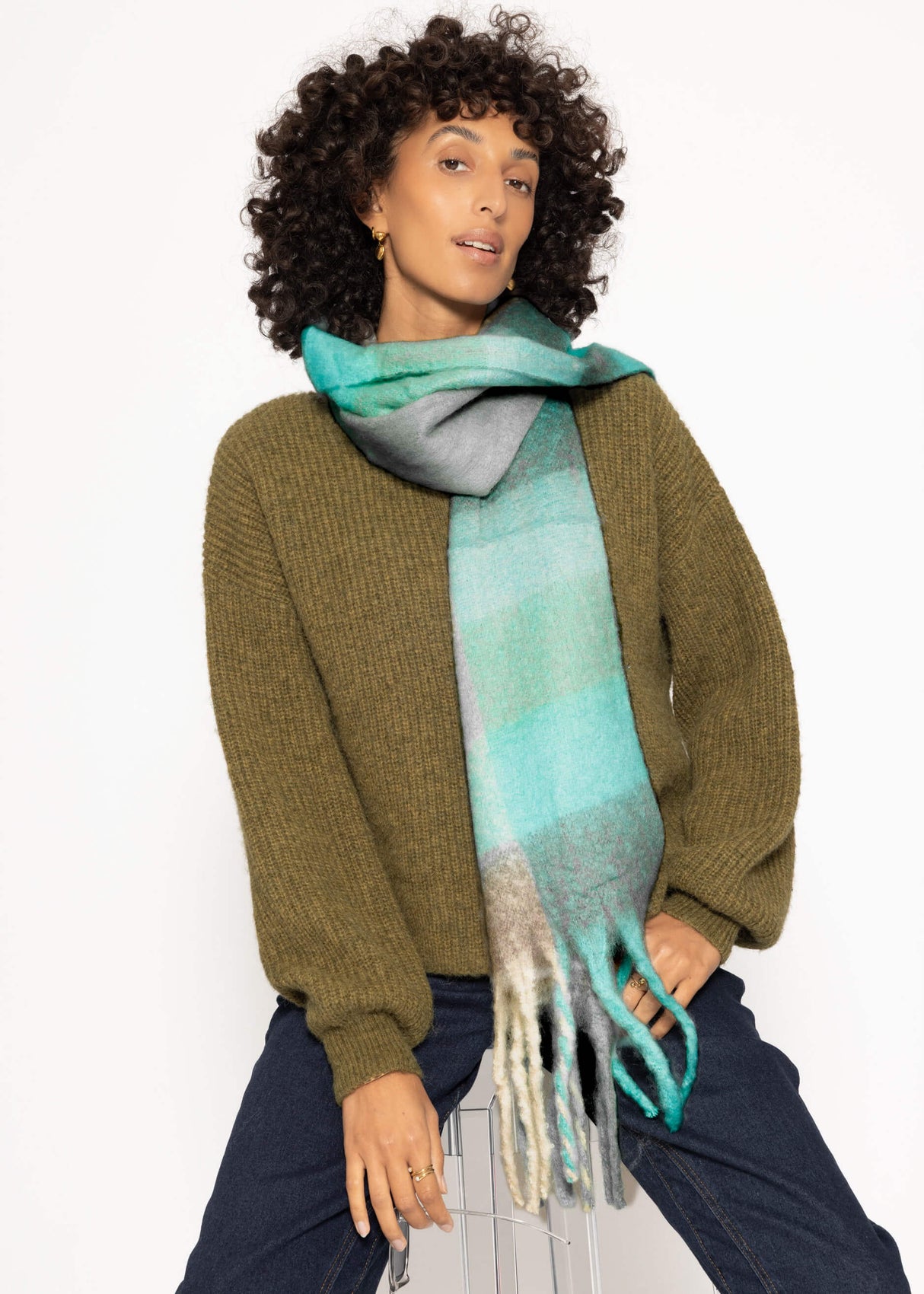 Checkered fluffy scarf with fringe - green