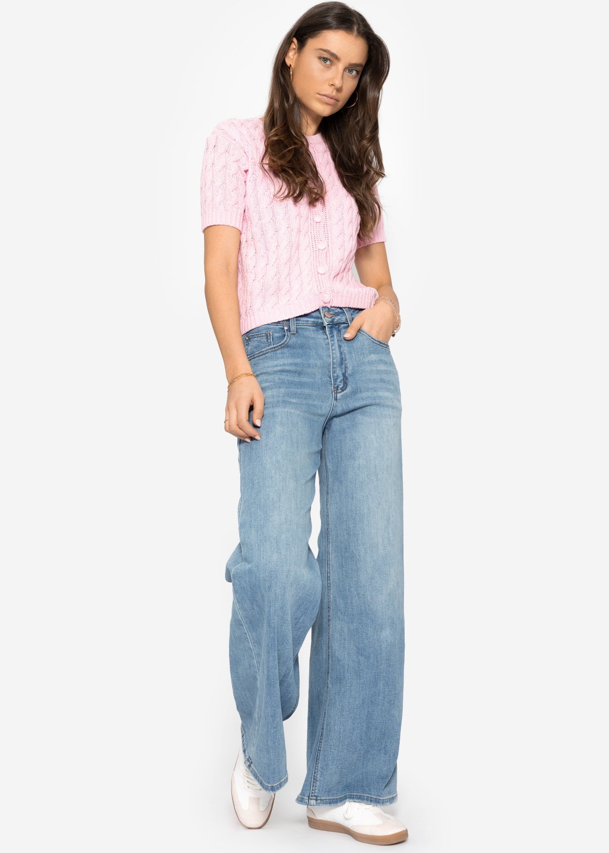 Kurzarm Strickjacke mit Zopfmuster - rosa